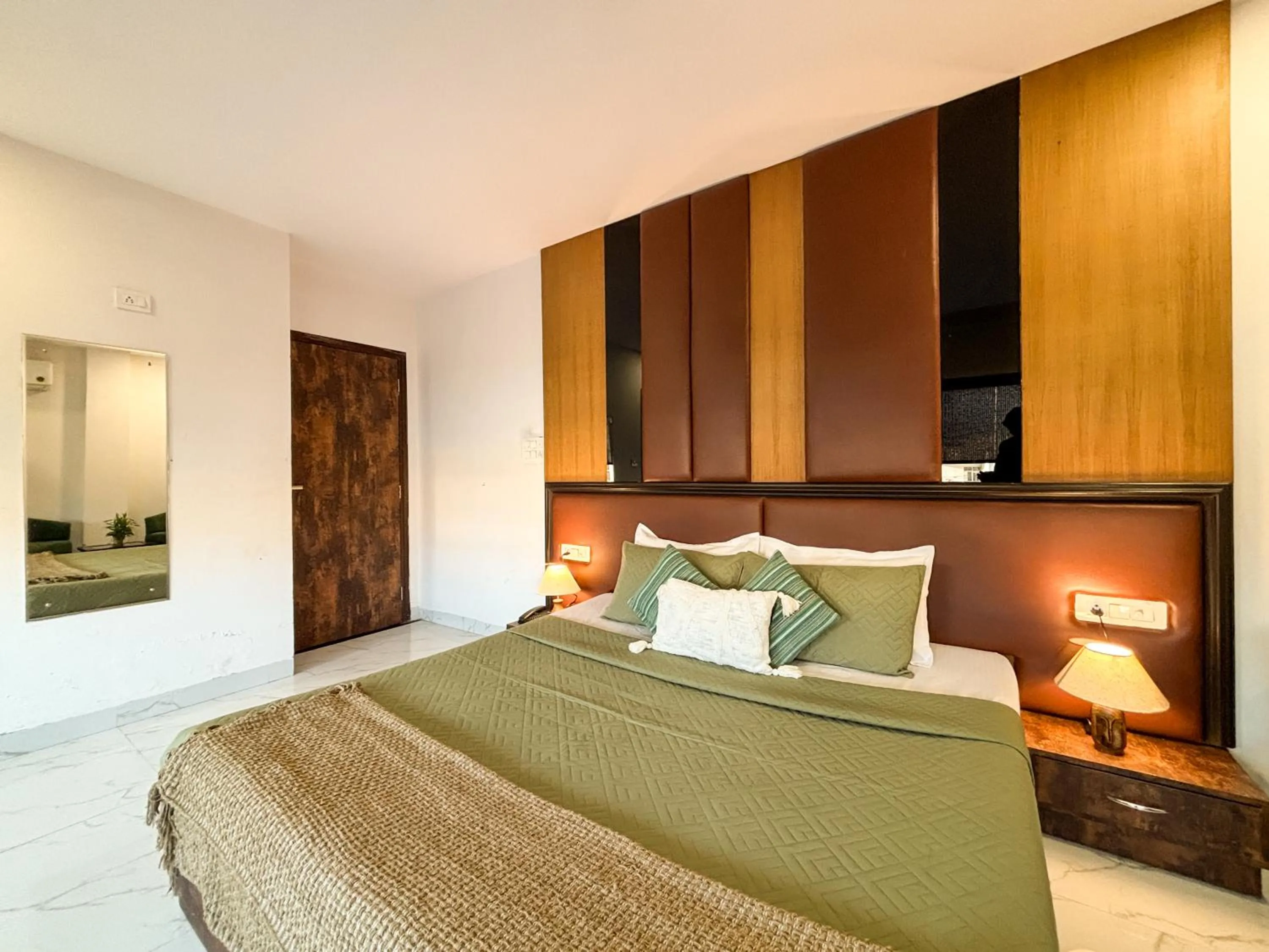 Bed in Hotel Shoolin Suites Boutique Haridwar