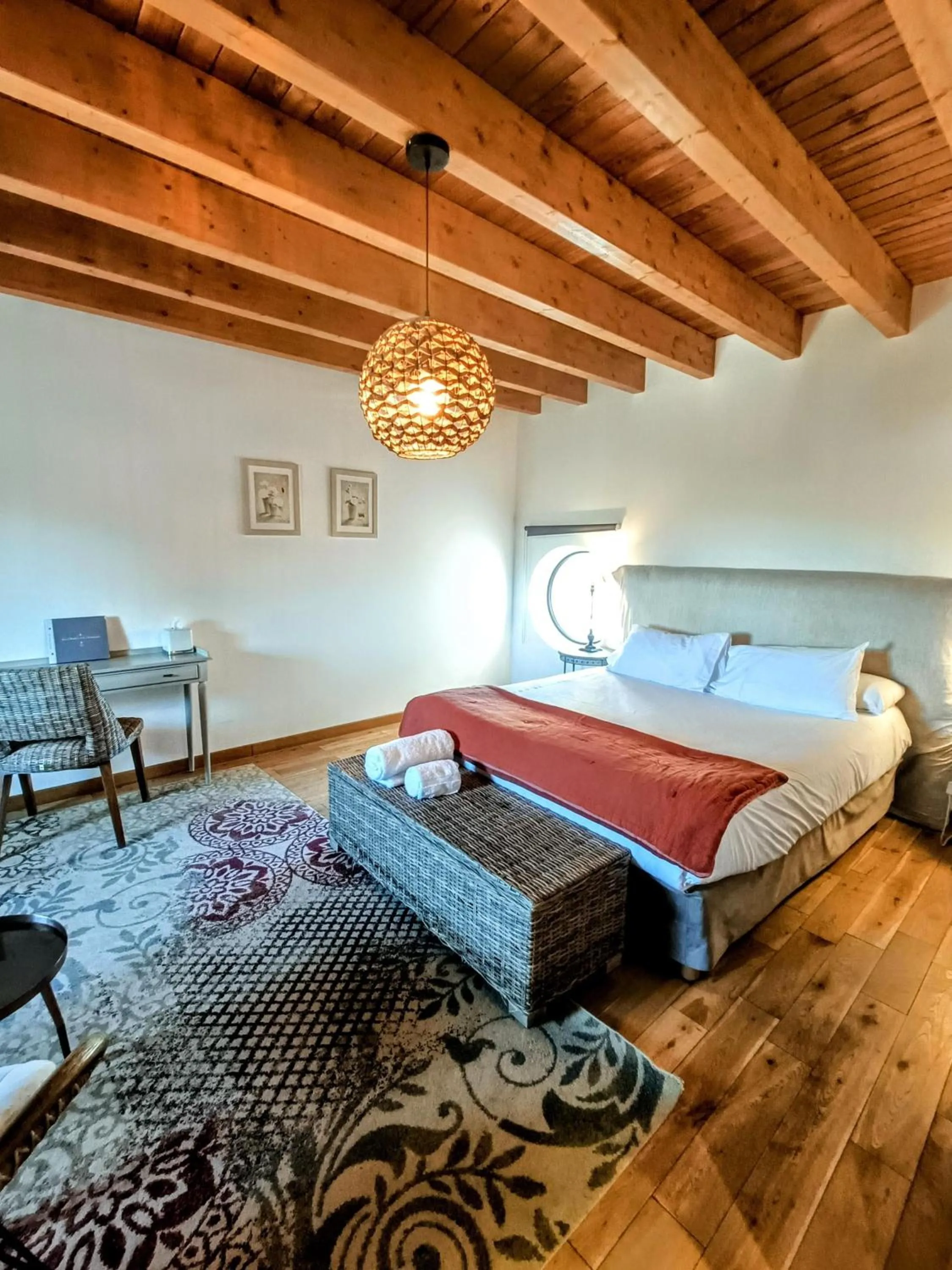 Bed in Les Chambres De La Renaissance