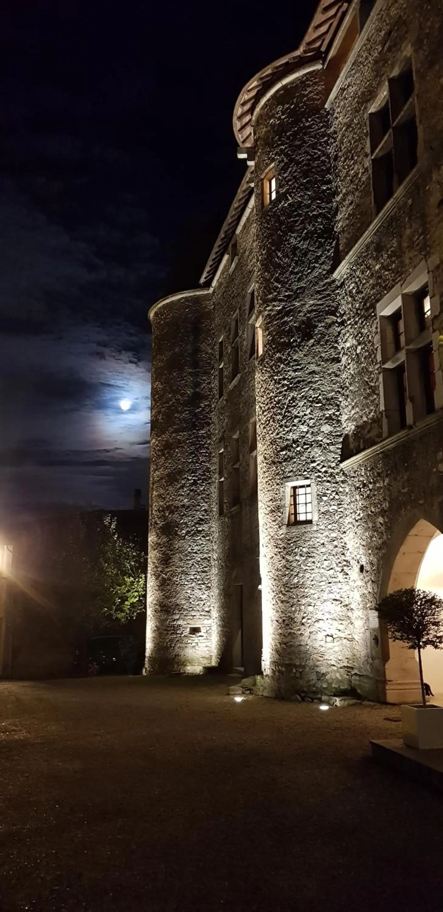 Property building in Les Chambres De La Renaissance