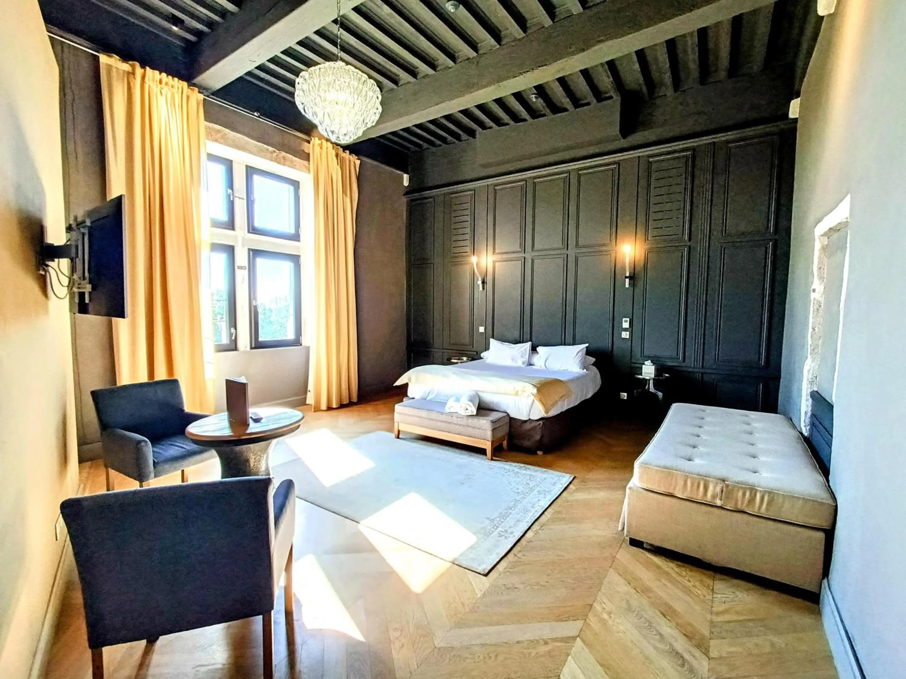 Bed in Les Chambres De La Renaissance