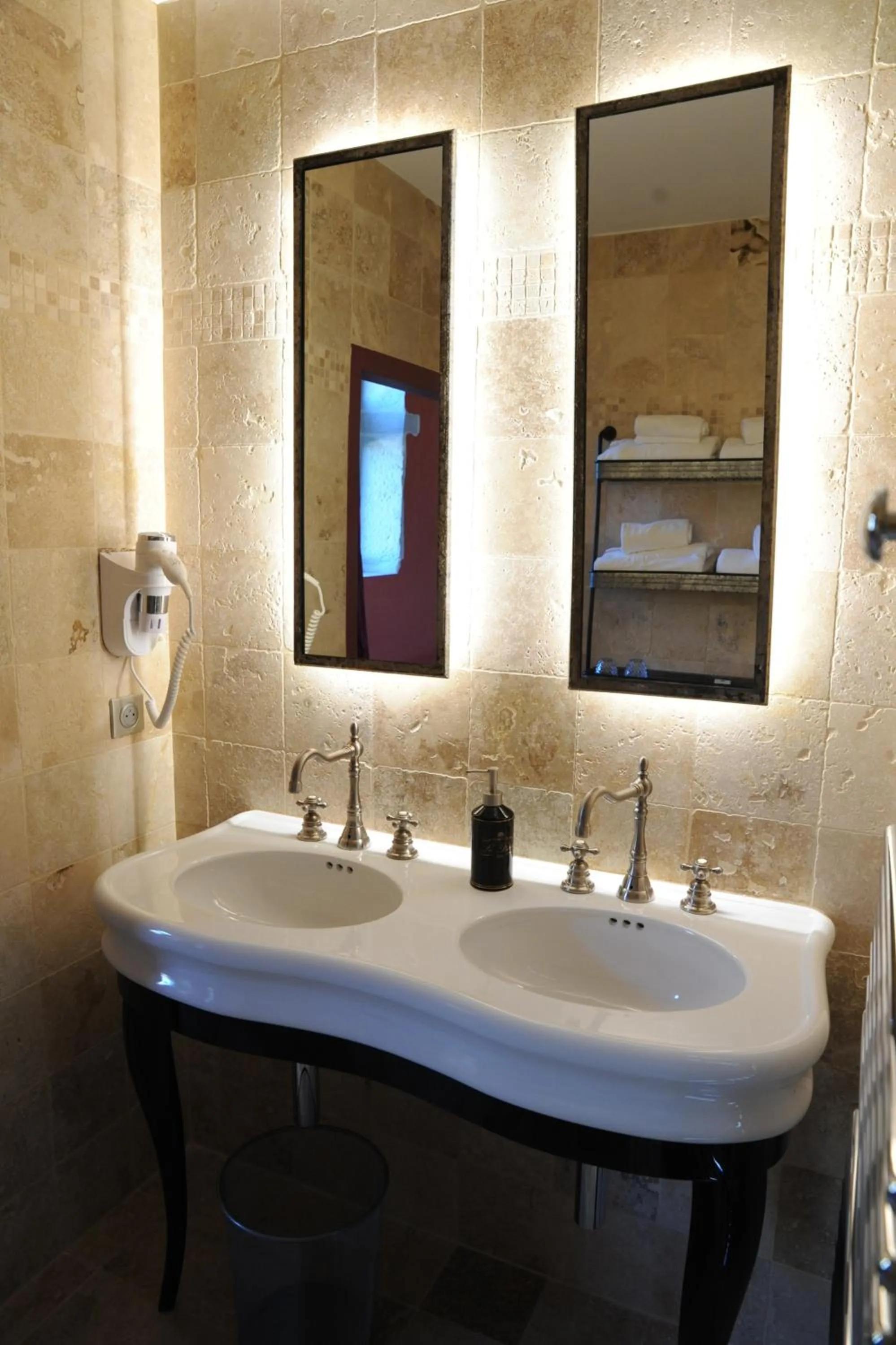 Bathroom in Les Chambres De La Renaissance