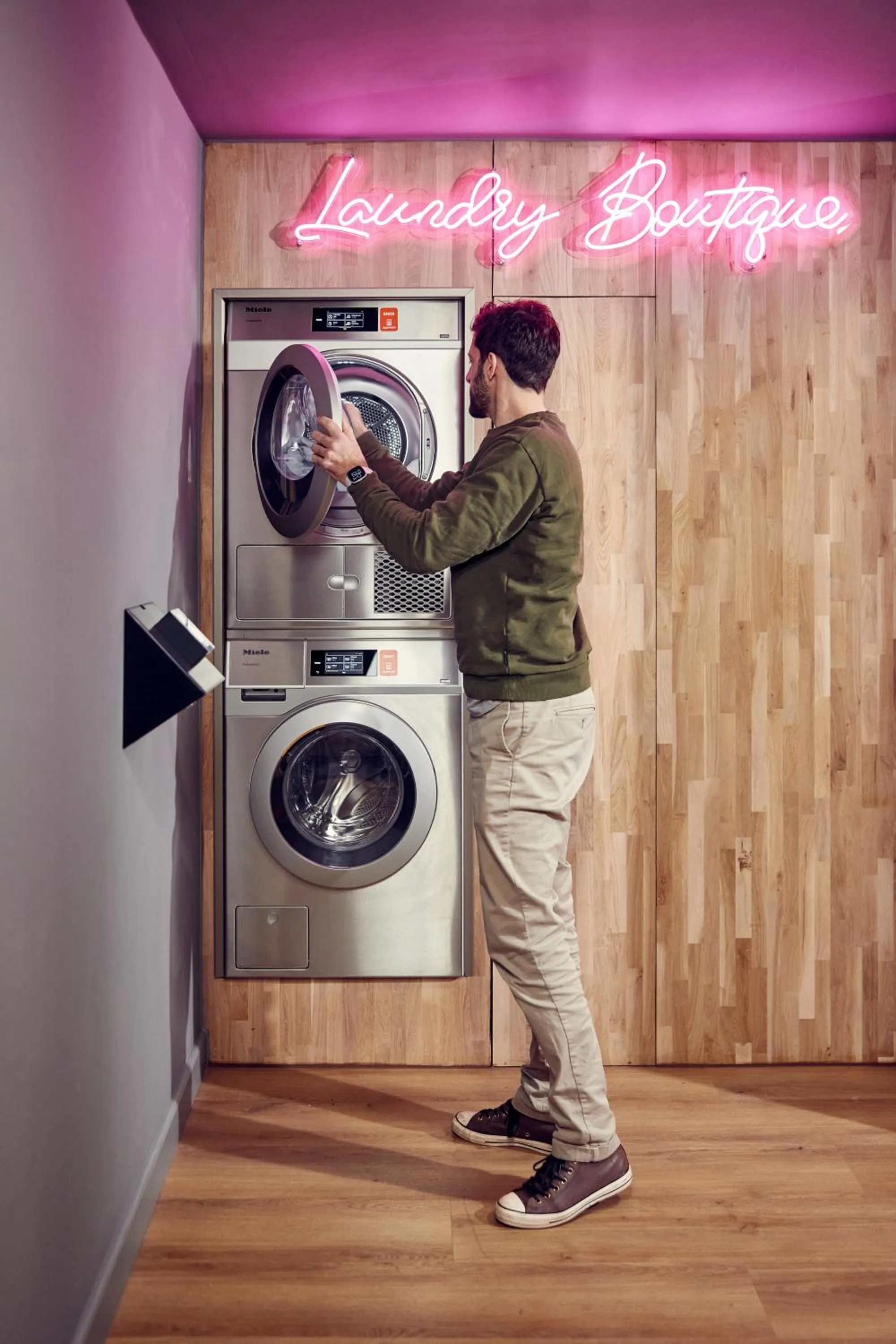 People in The Elephant Hostel