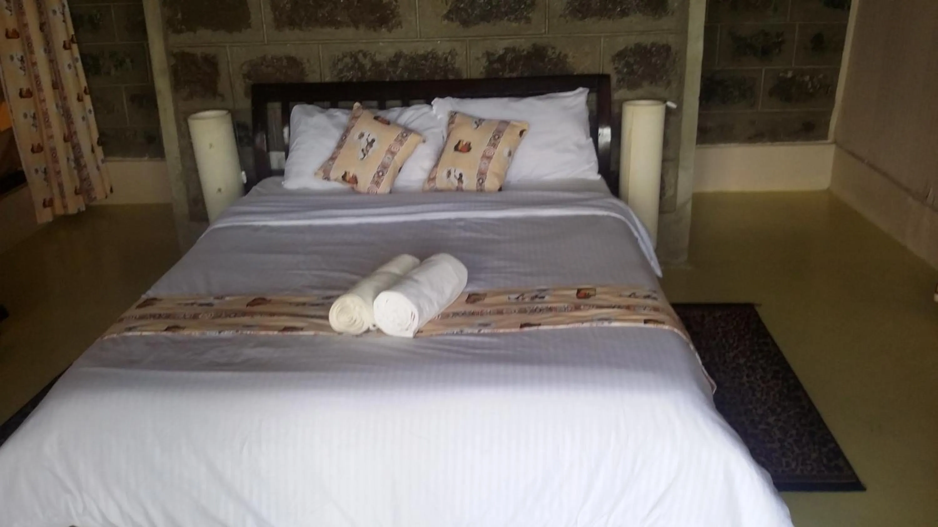 Bed in Maili Saba Camp