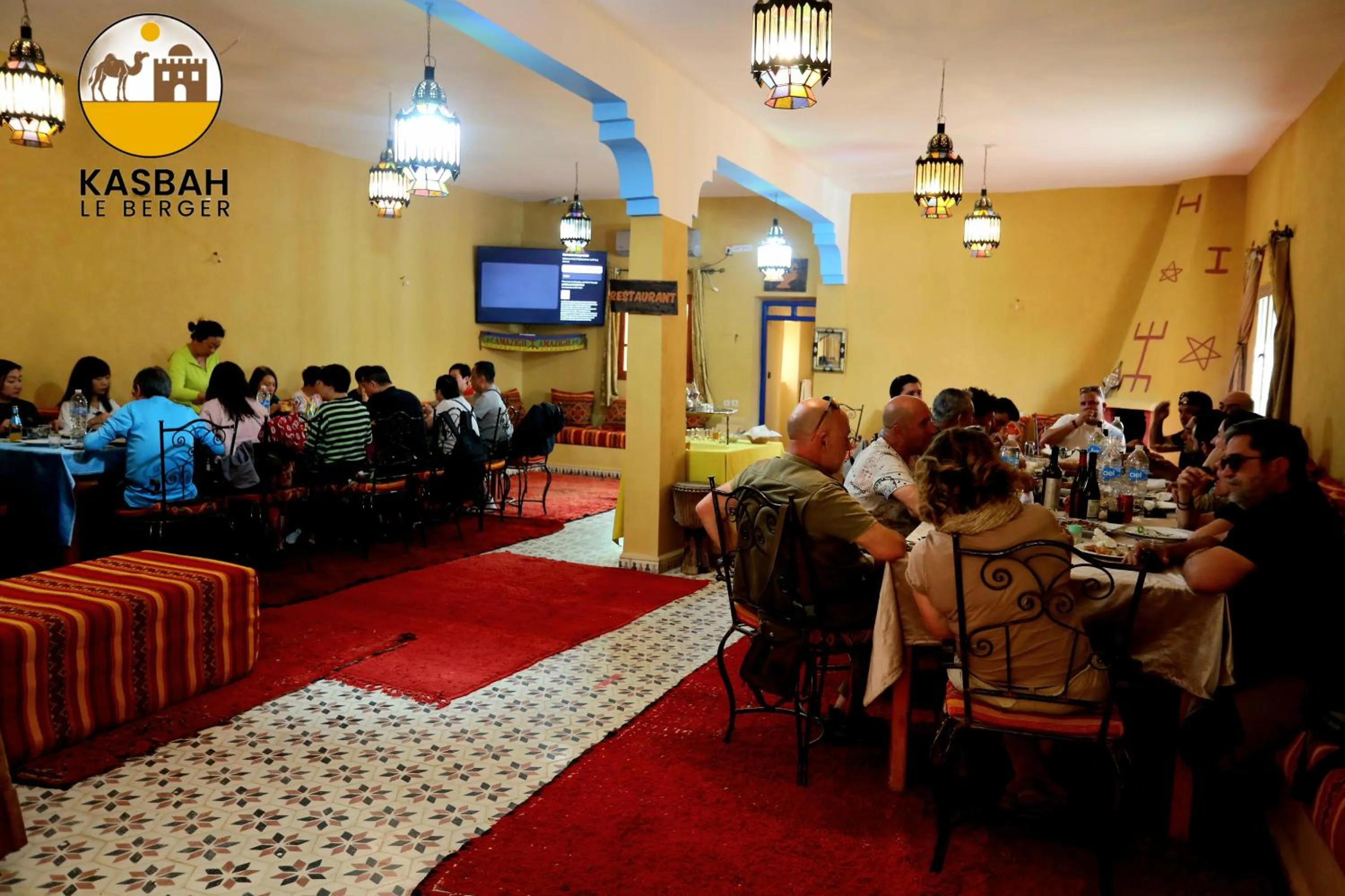 Restaurant/places to eat in Kasbah Du Berger & Piscine