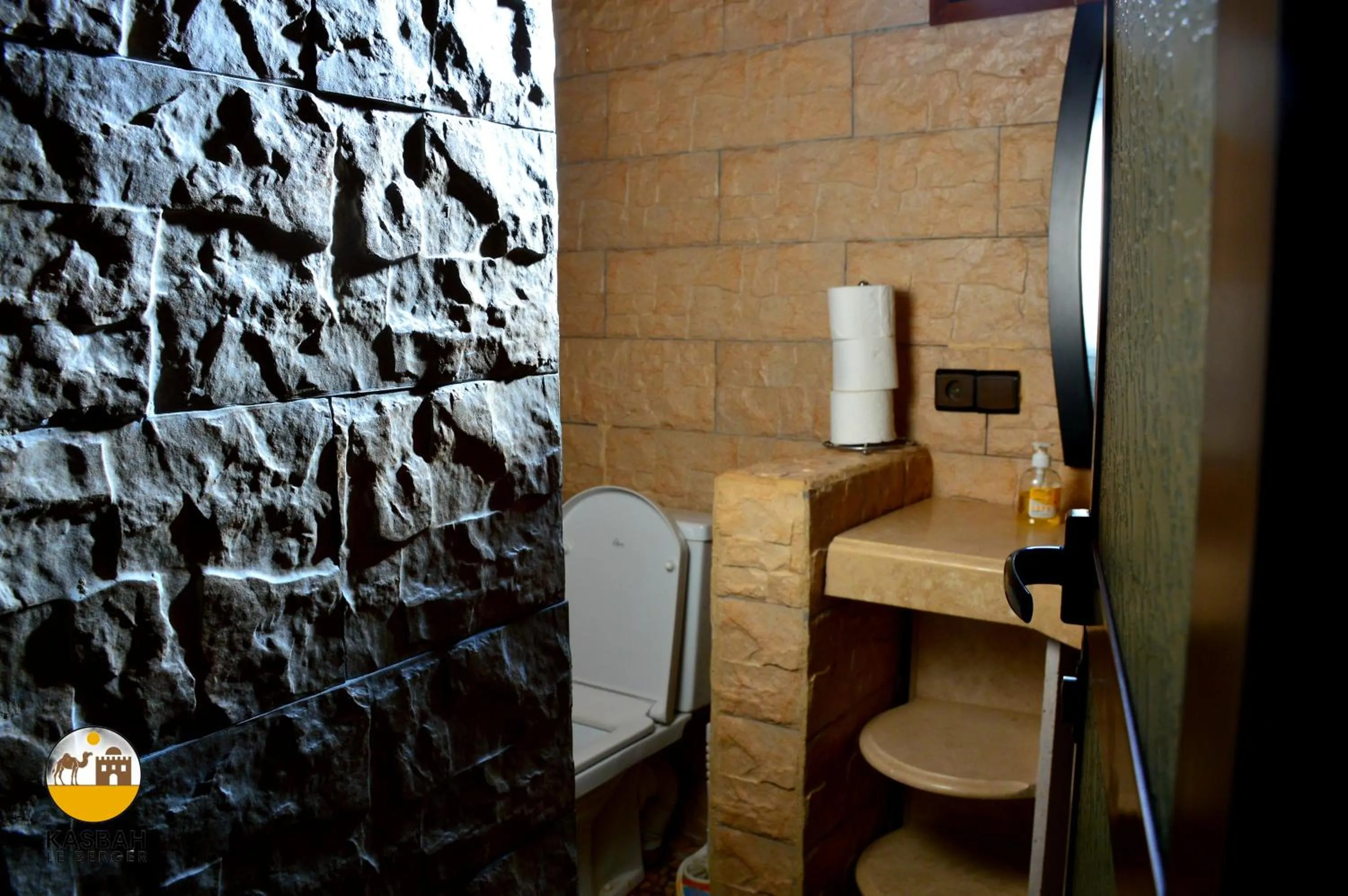Shower in Kasbah Du Berger & Piscine