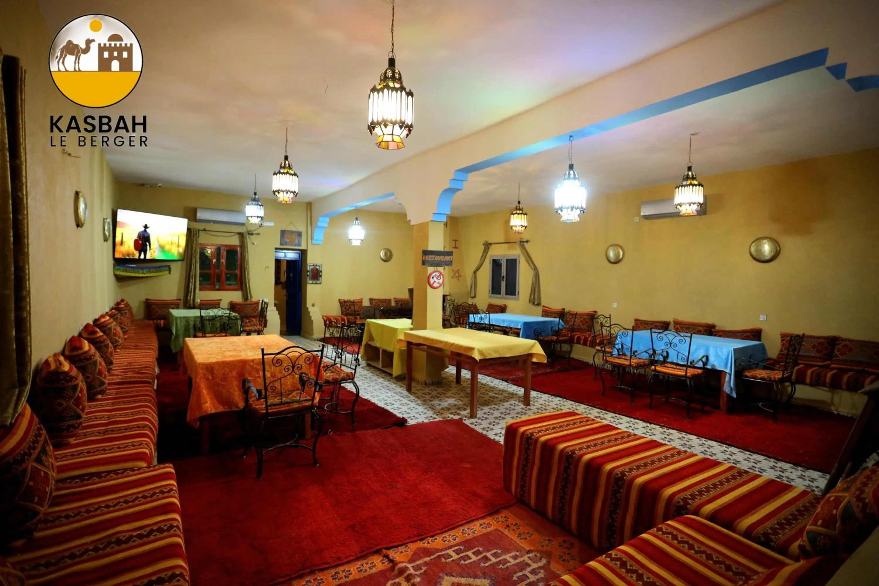 Restaurant/places to eat in Kasbah Du Berger & Piscine