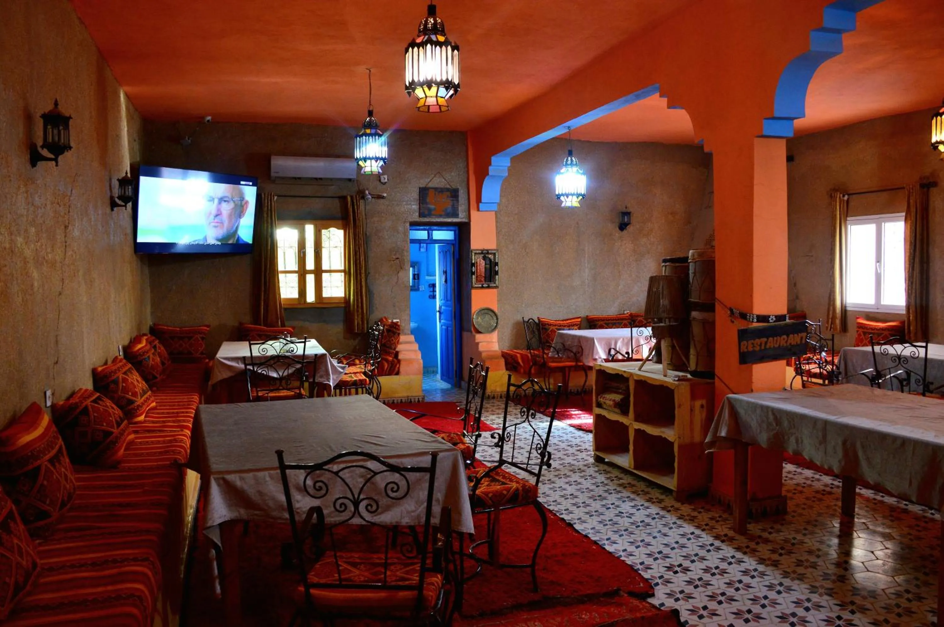 Restaurant/places to eat in Kasbah Du Berger & Piscine