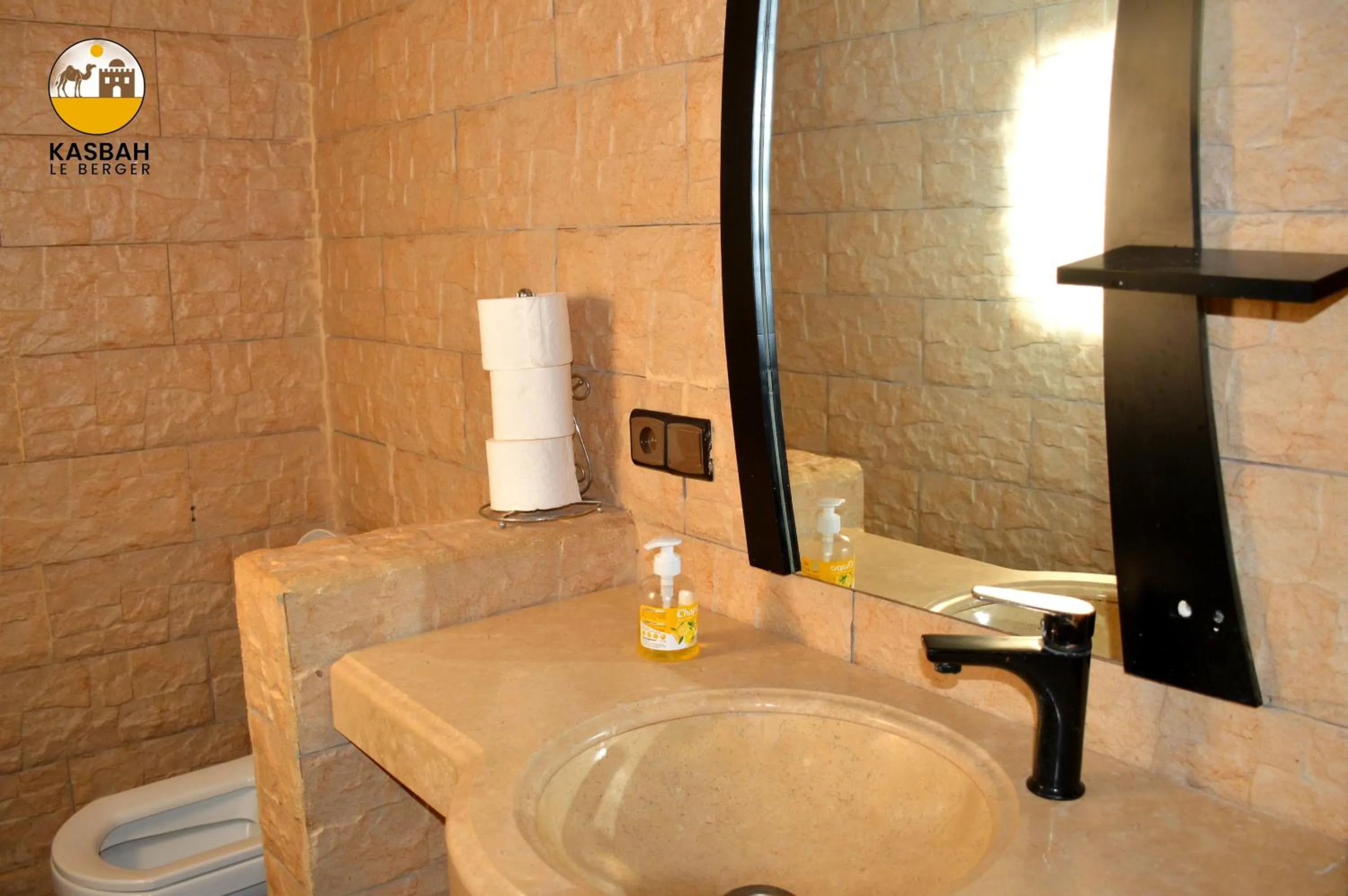 Shower in Kasbah Du Berger & Piscine