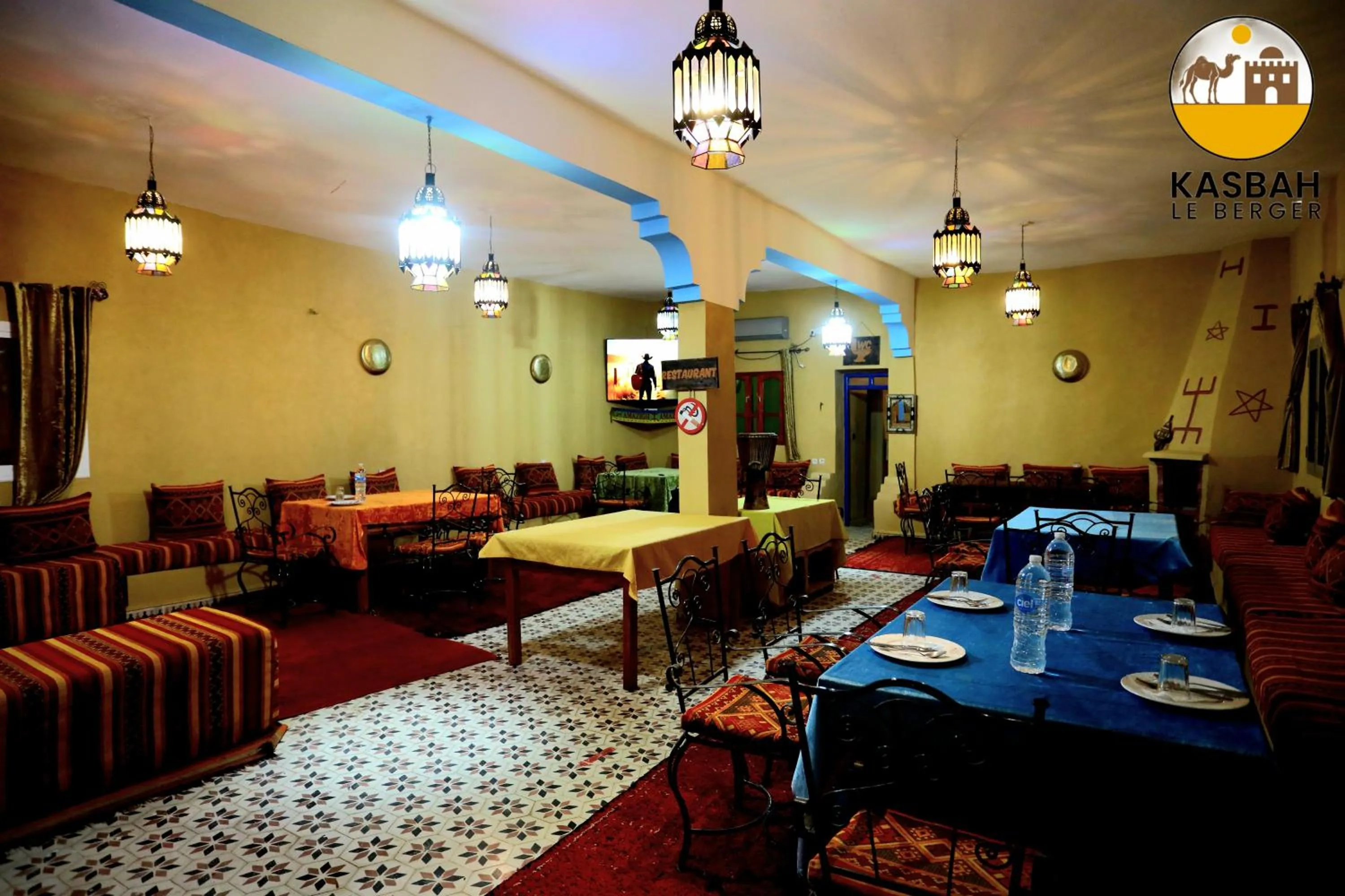 Restaurant/places to eat in Kasbah Du Berger & Piscine