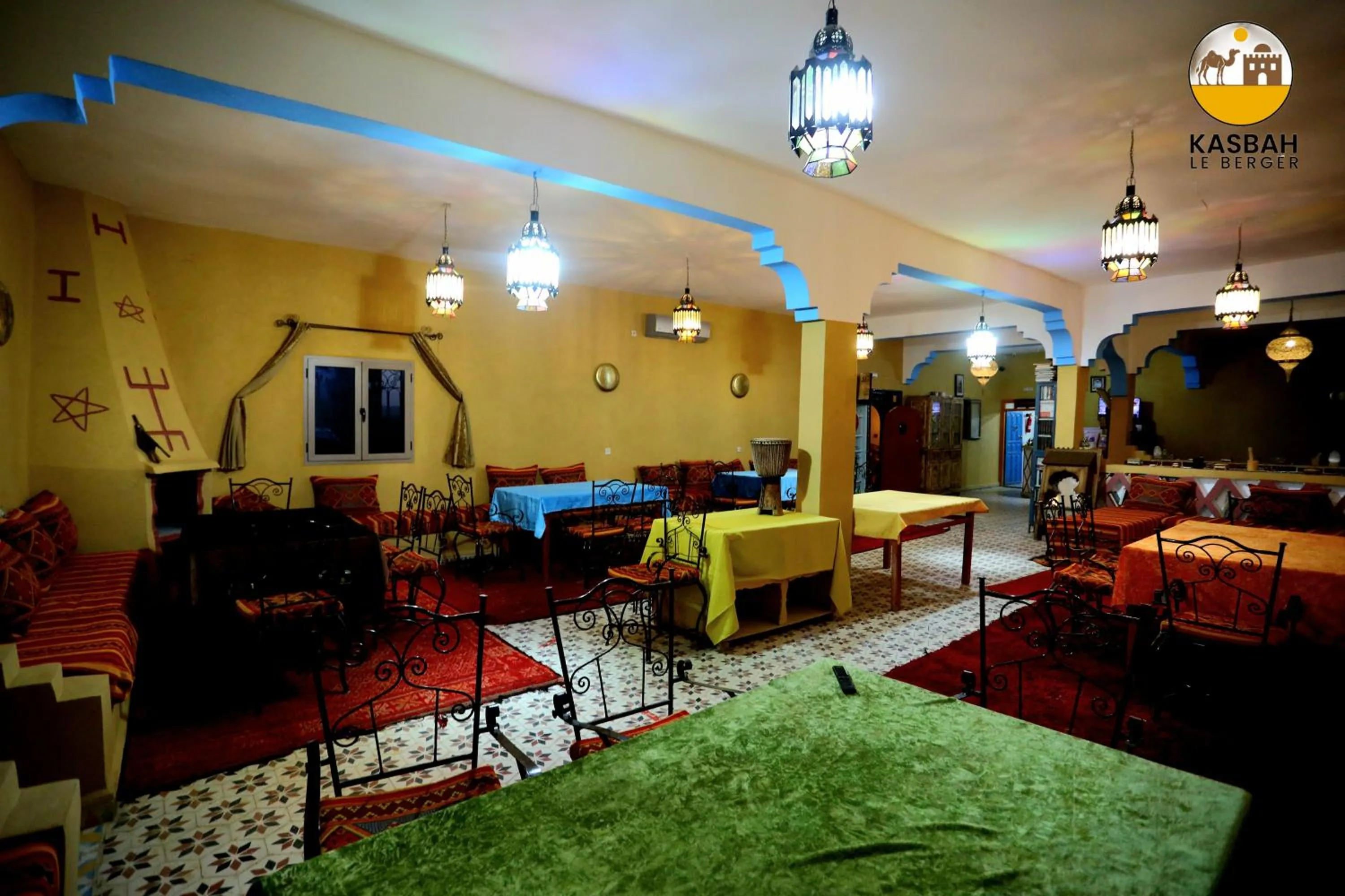 Restaurant/places to eat in Kasbah Du Berger & Piscine