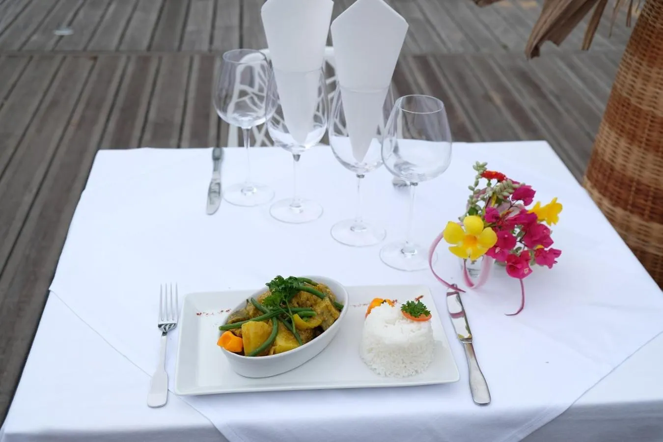 Restaurant/places to eat in Grand Hotel Montabo