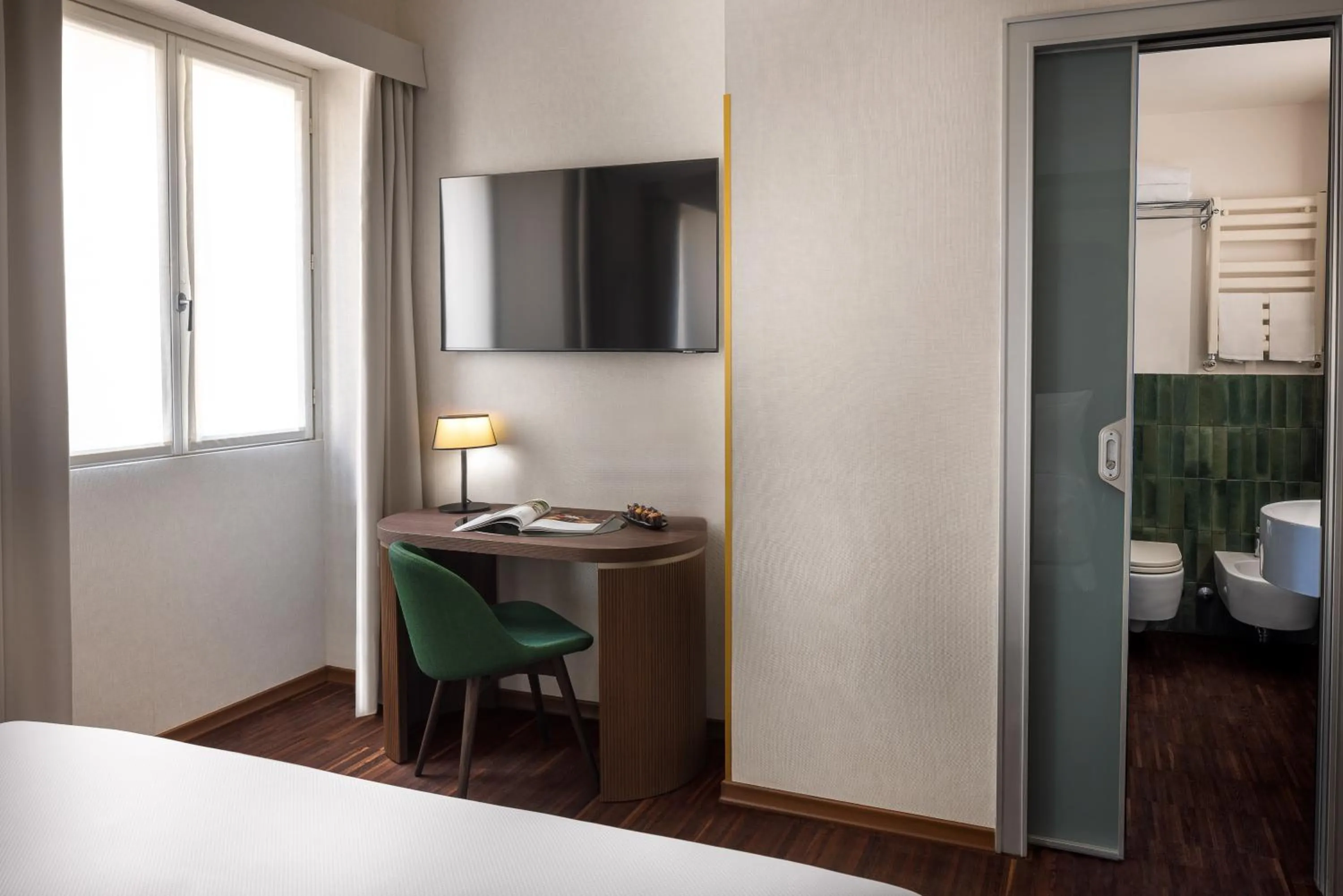 Bedroom, Bed in Hotel Art by the Spanish Steps UNA Esperienze