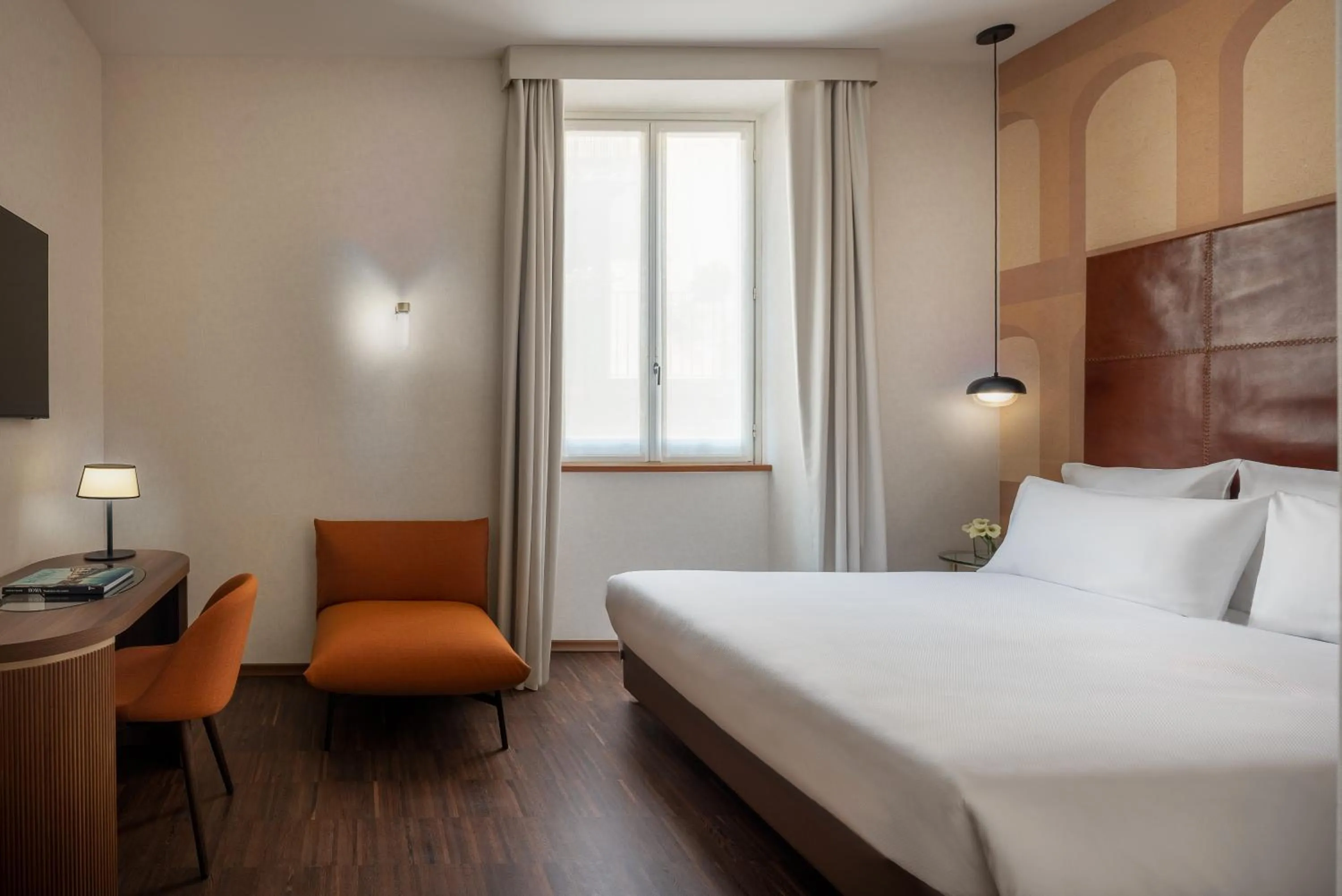 Photo of the whole room, Bed in Hotel Art by the Spanish Steps UNA Esperienze