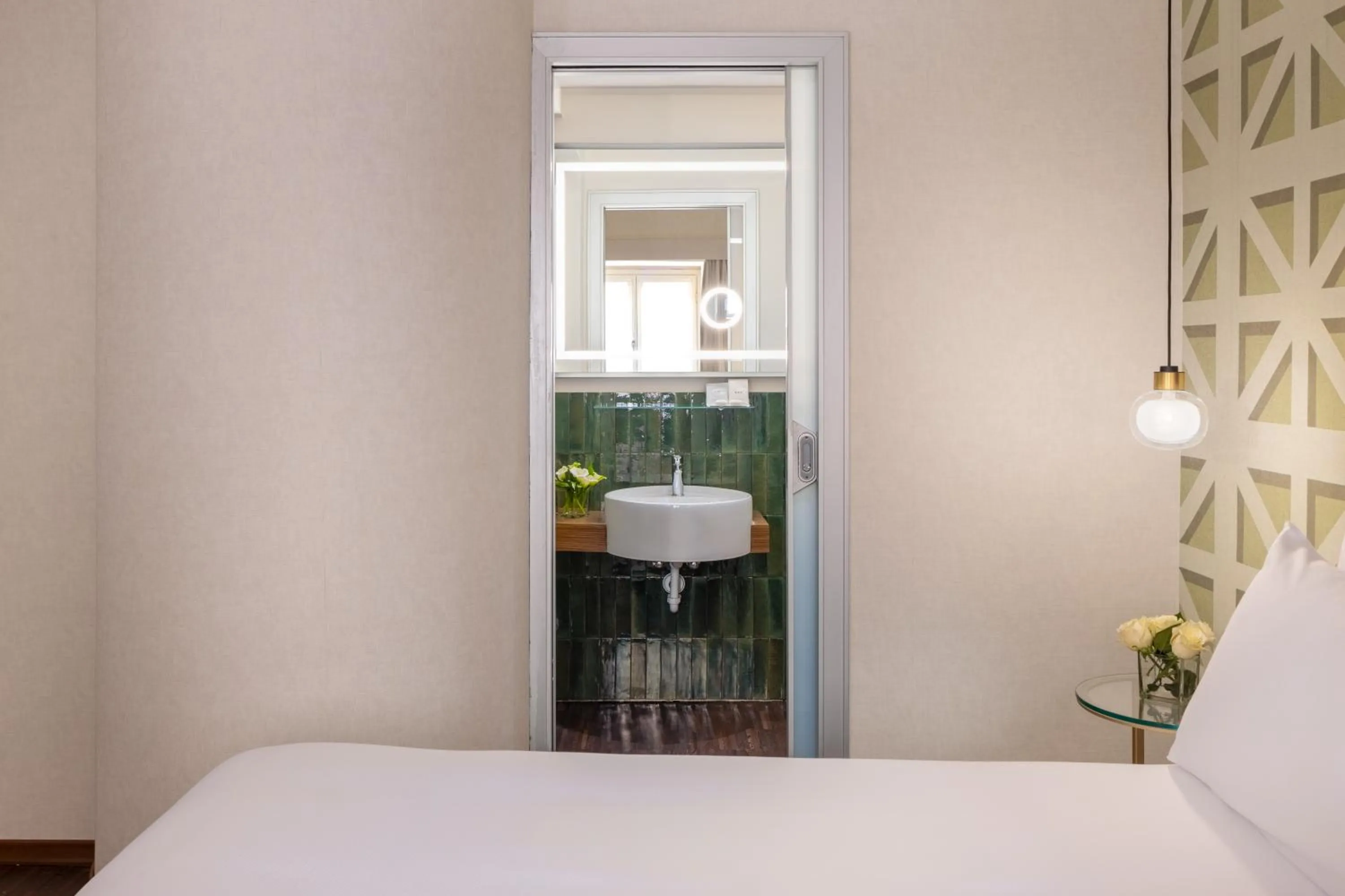 Bedroom, Bed in Hotel Art by the Spanish Steps UNA Esperienze