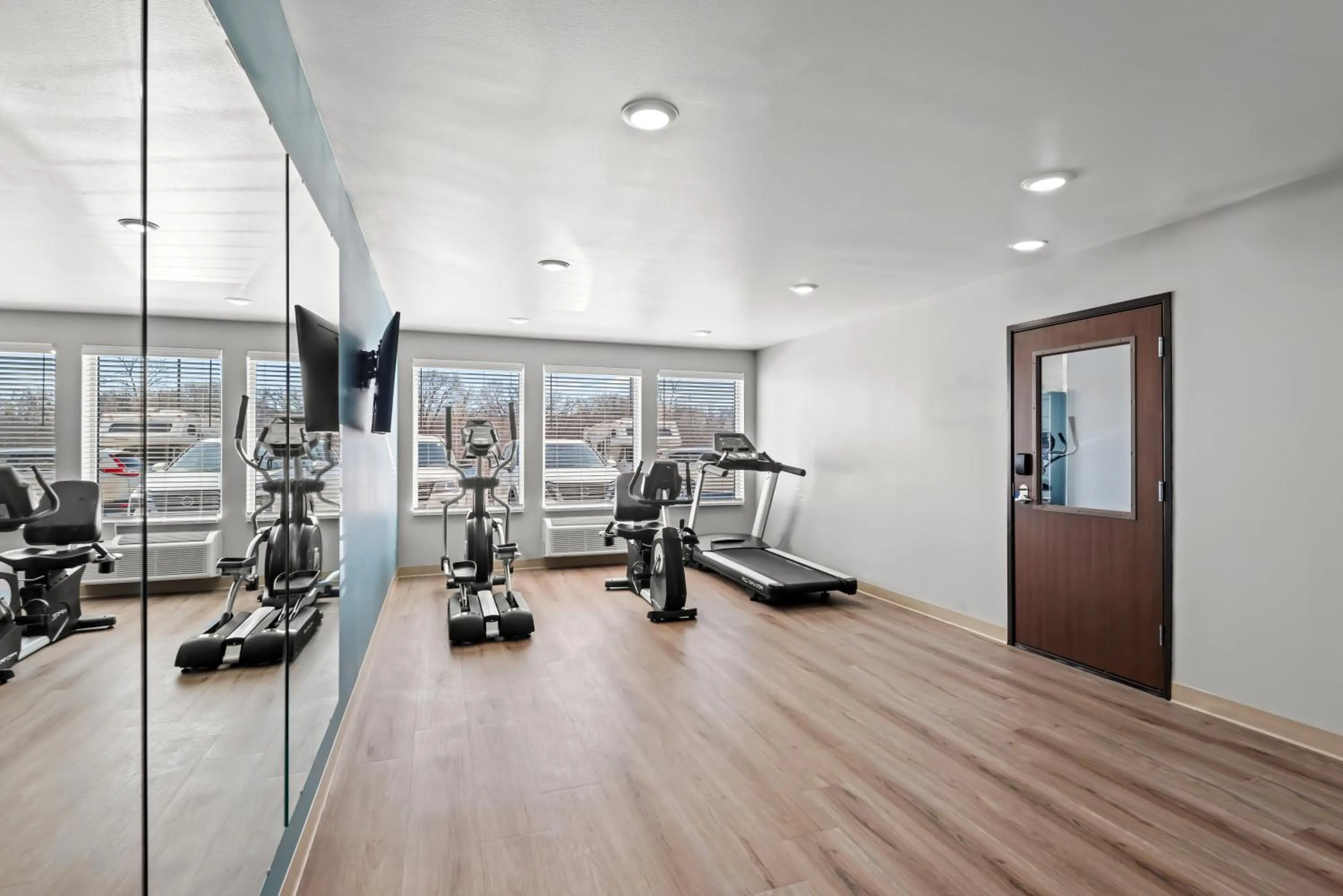 Fitness centre/facilities in WoodSpring Suites Coralville Iowa City