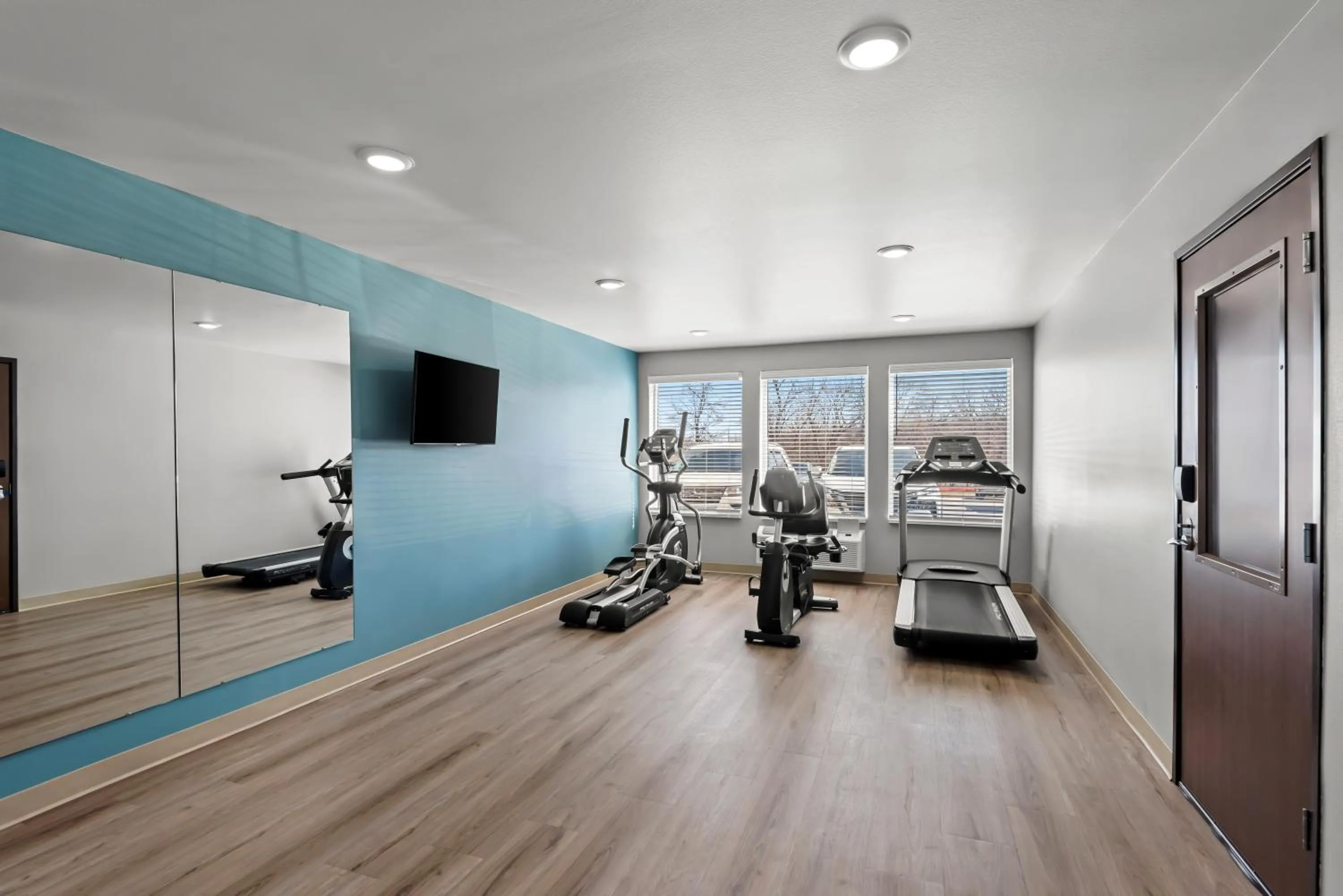 Fitness centre/facilities in WoodSpring Suites Coralville Iowa City