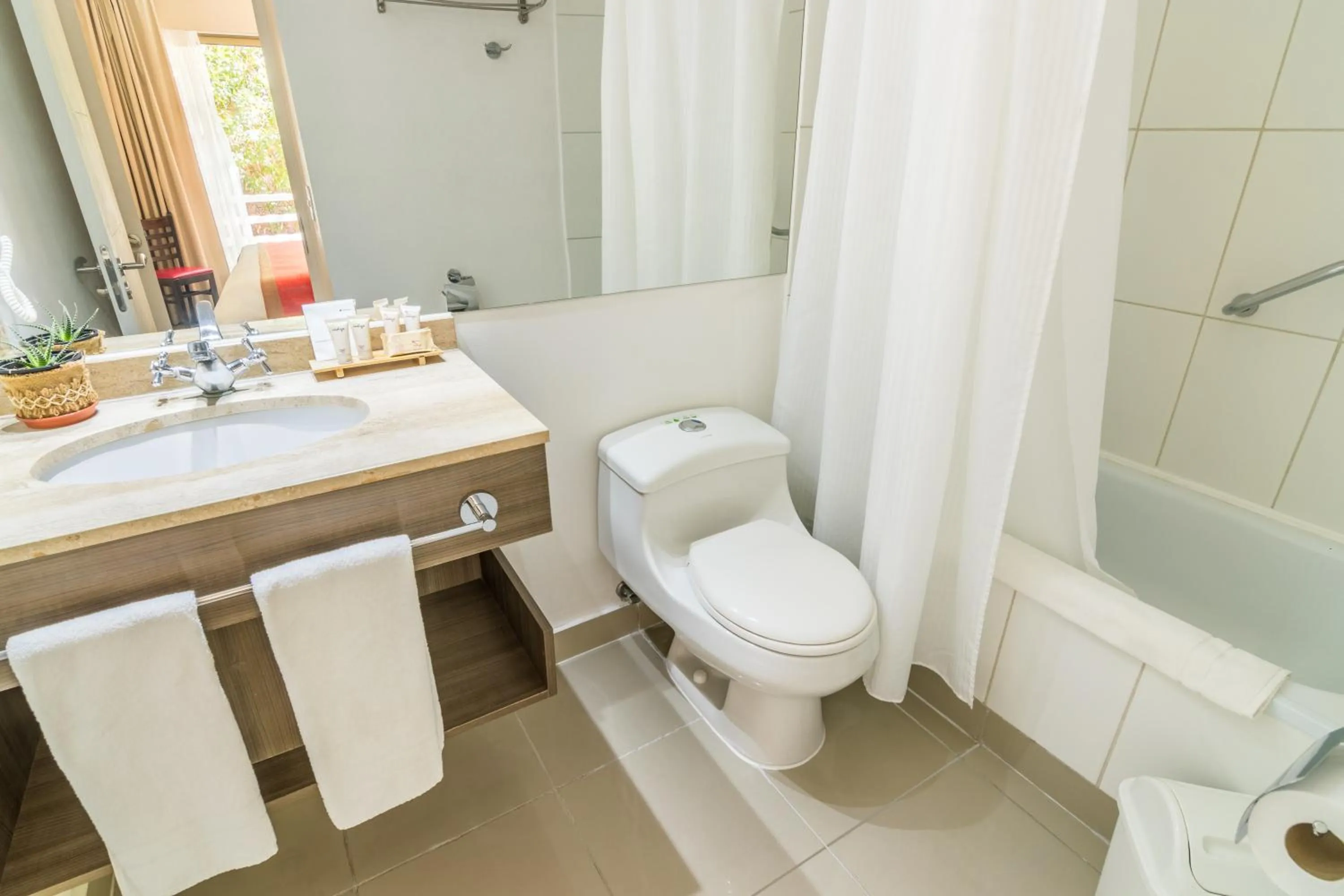 Shower in Geotel Calama