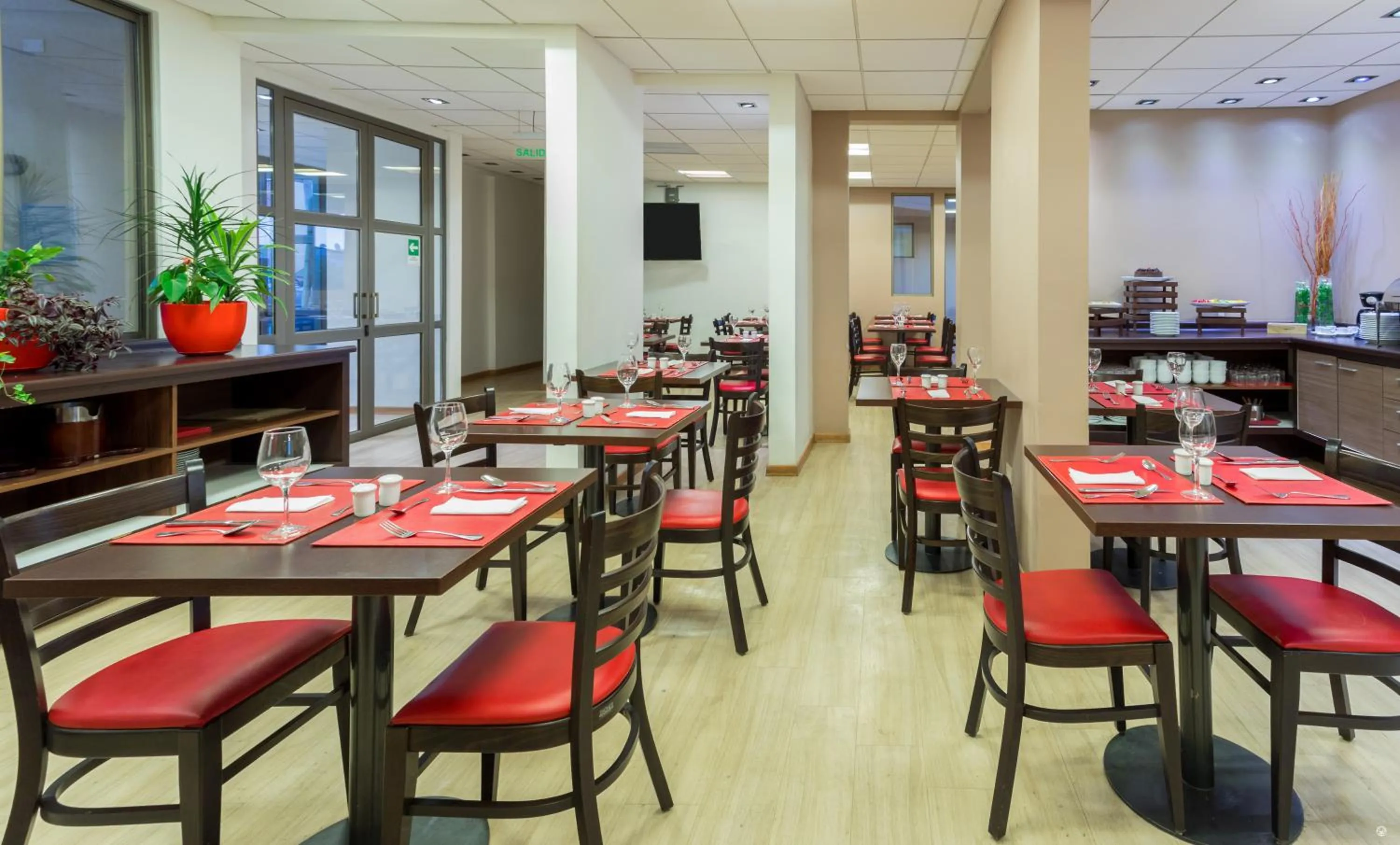 Restaurant/places to eat in Geotel Calama