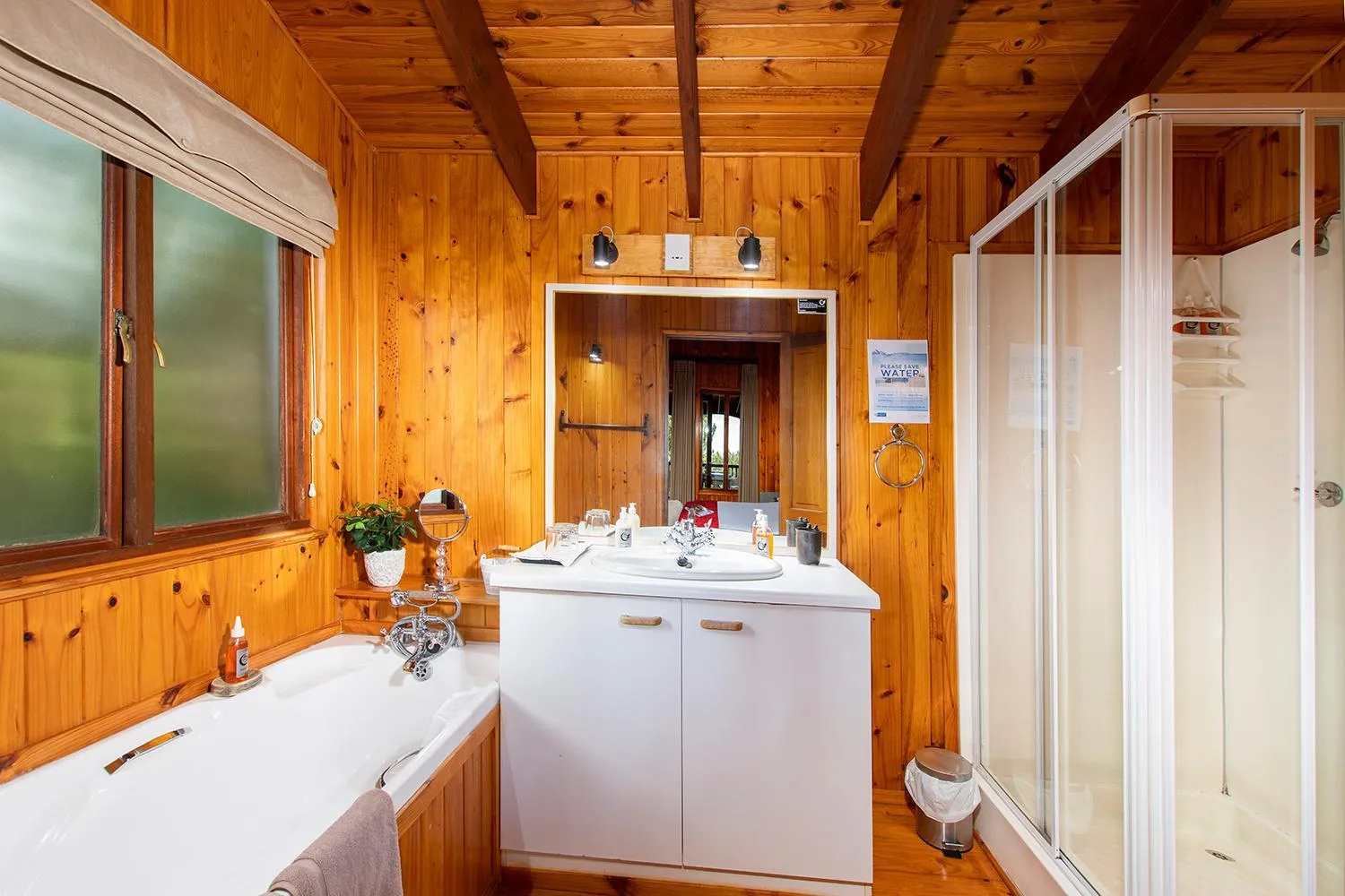 Bathroom in ArendsRus Country Resort