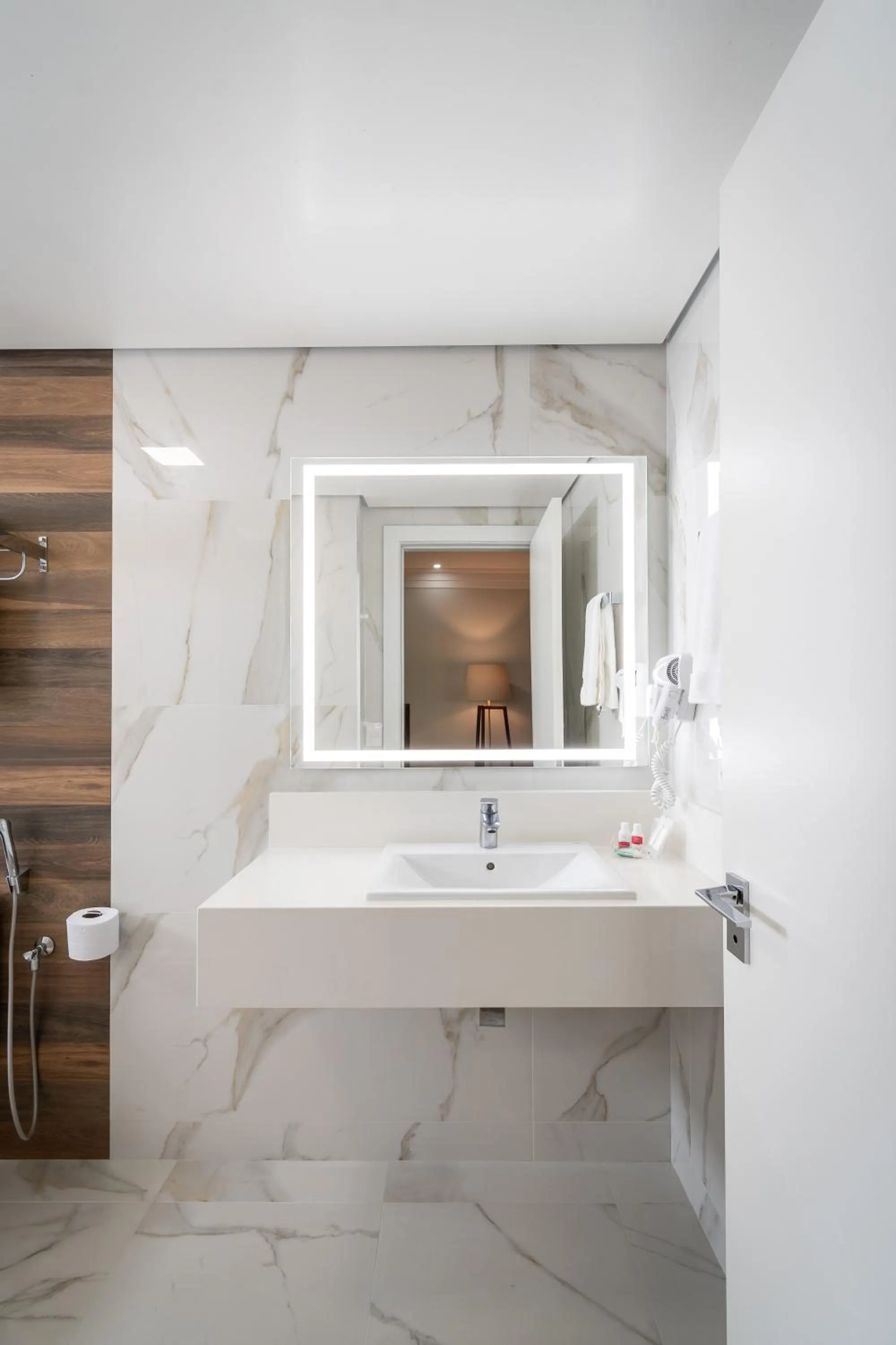 Shower in Hotel Kindermann