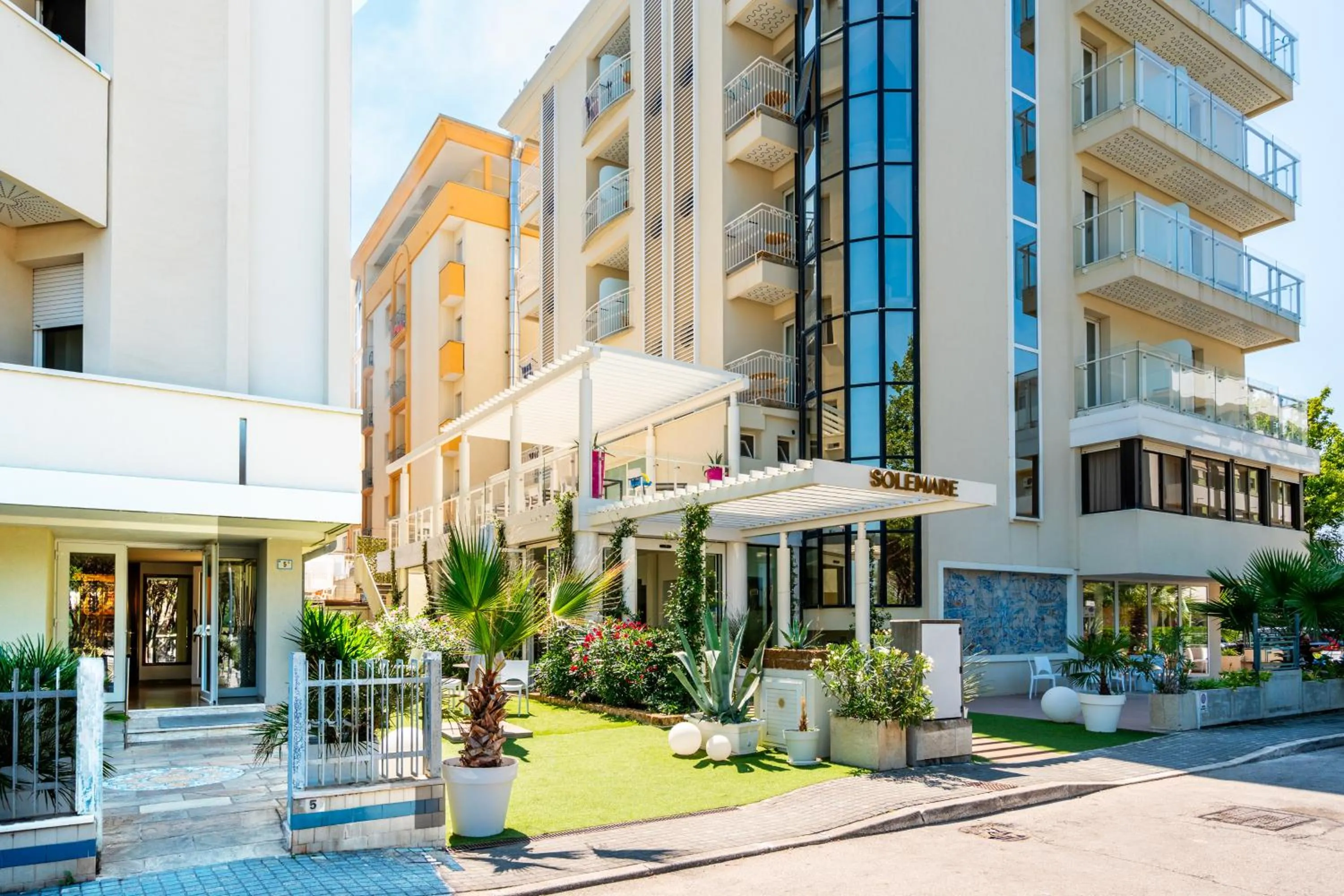 Property building in SoleMare Hotel e Residence