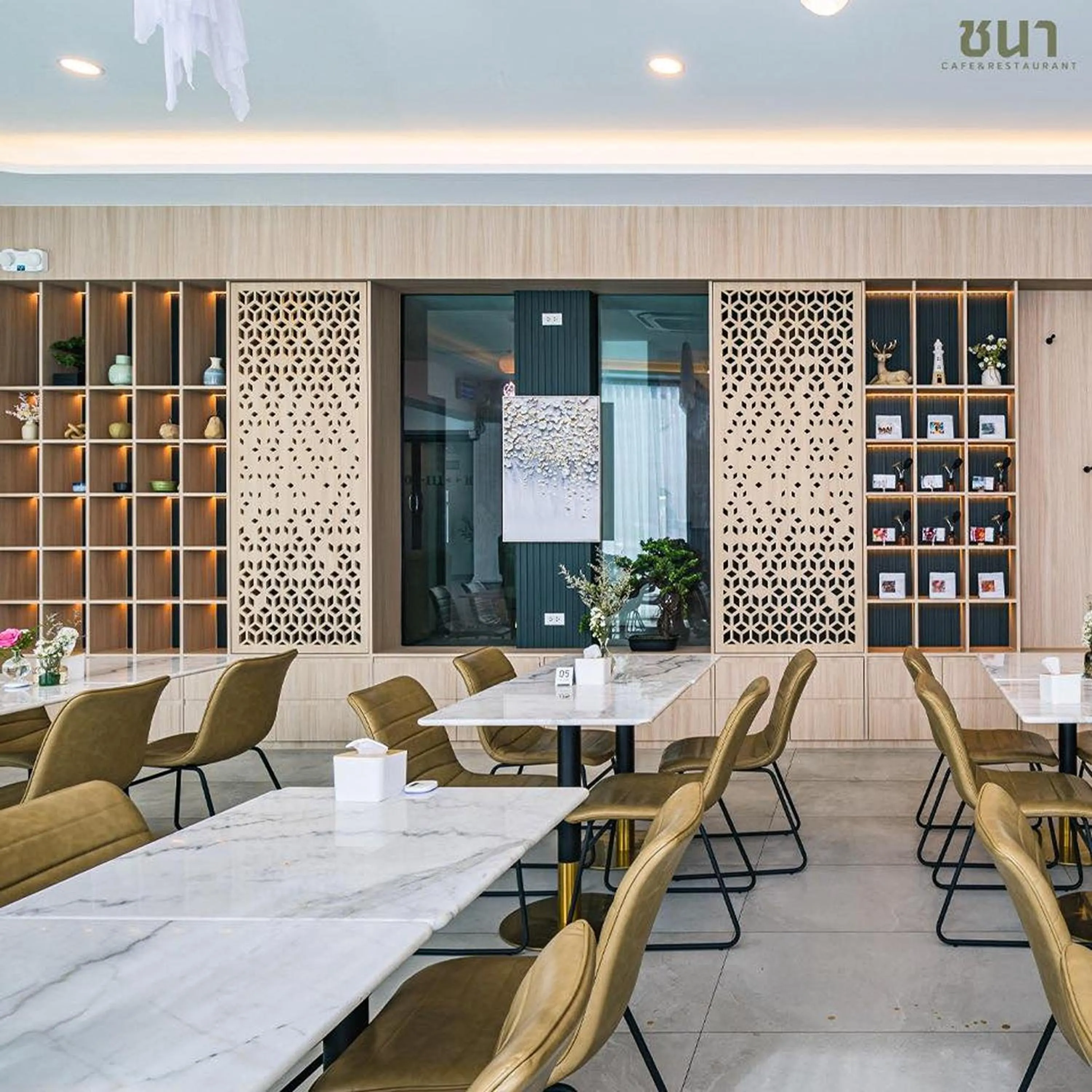 Restaurant/places to eat in Chana Bangkok Hotel