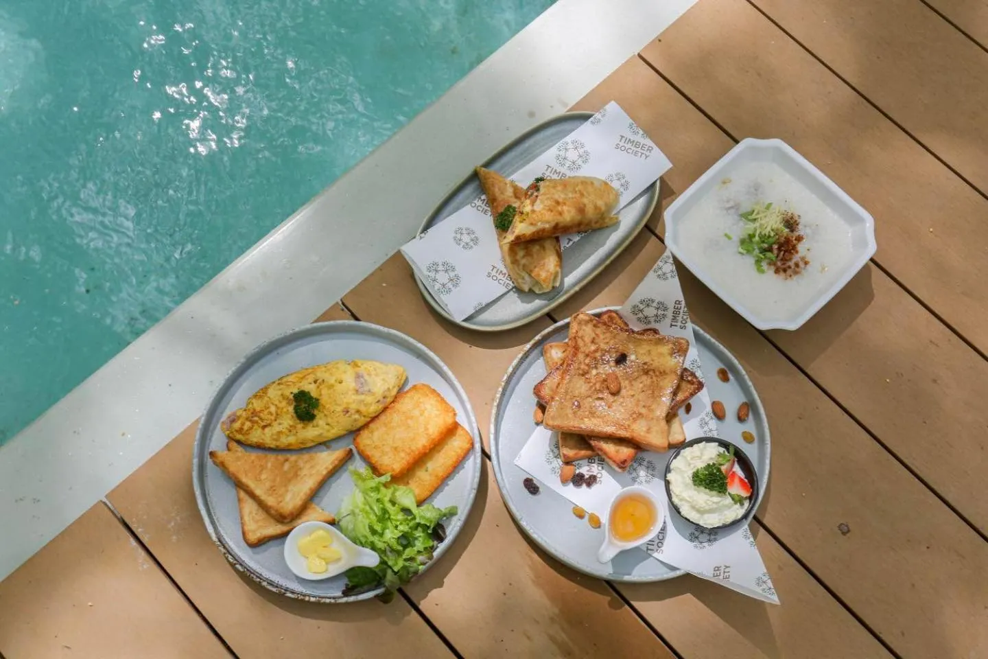 Food and drinks in Timber Society Boutique Hideaway