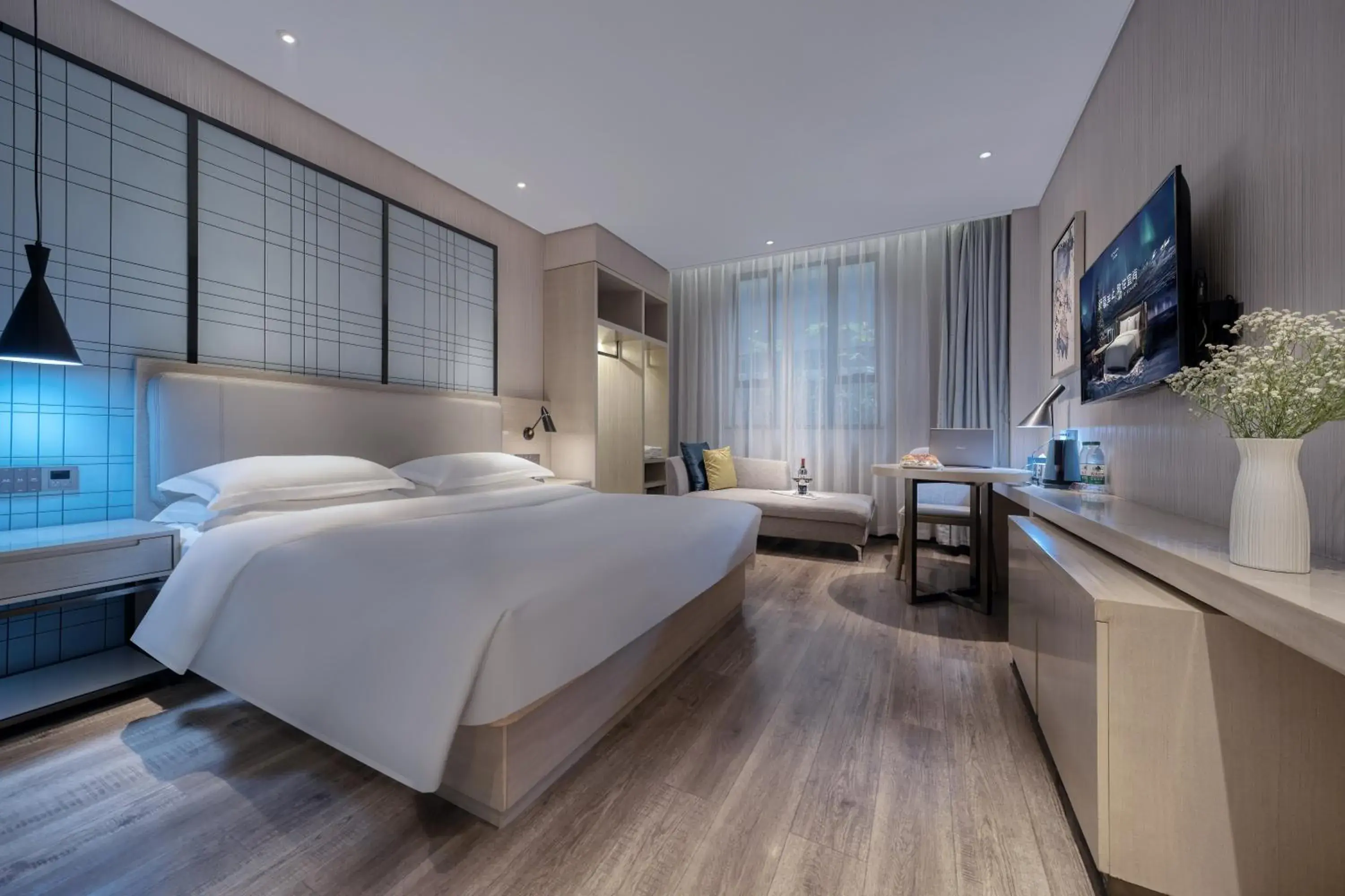 Standard King Room in Echarm International Hotel Nanzhou Metro Station Branch - Free Shuttle Bus to Canton Fair Complex During Canton Fair Period Standard King Room in Echarm International Hotel Nanzhou Metro Station Branch - Free Shuttle Bus to Canton Fair Complex During Canton Fair Period