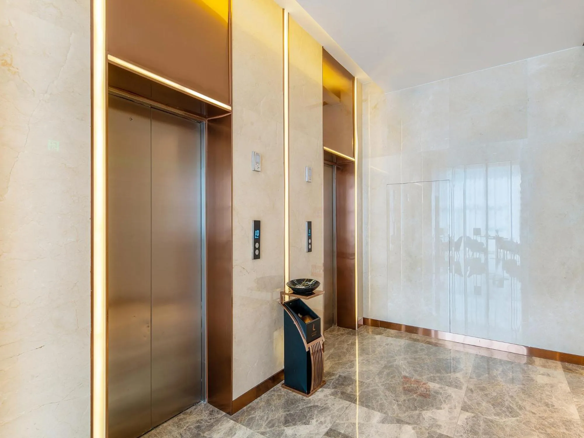 elevator in Lavande Hotel Credit Building of Gaocheng District, Shijiazhuang City