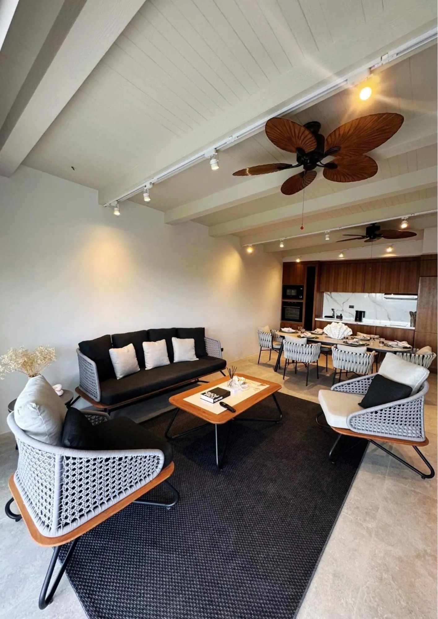 Living room in Beachside Residence