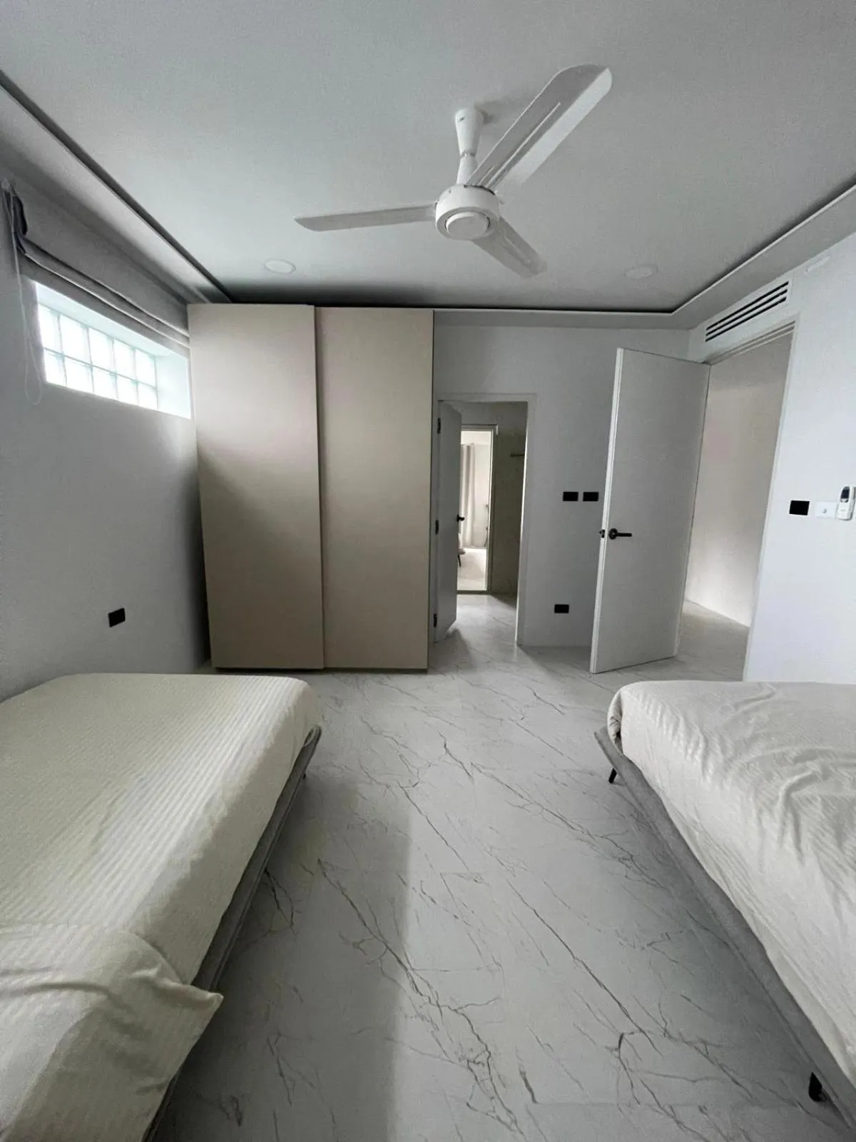 wardrobe, Bed in Beachside Residence