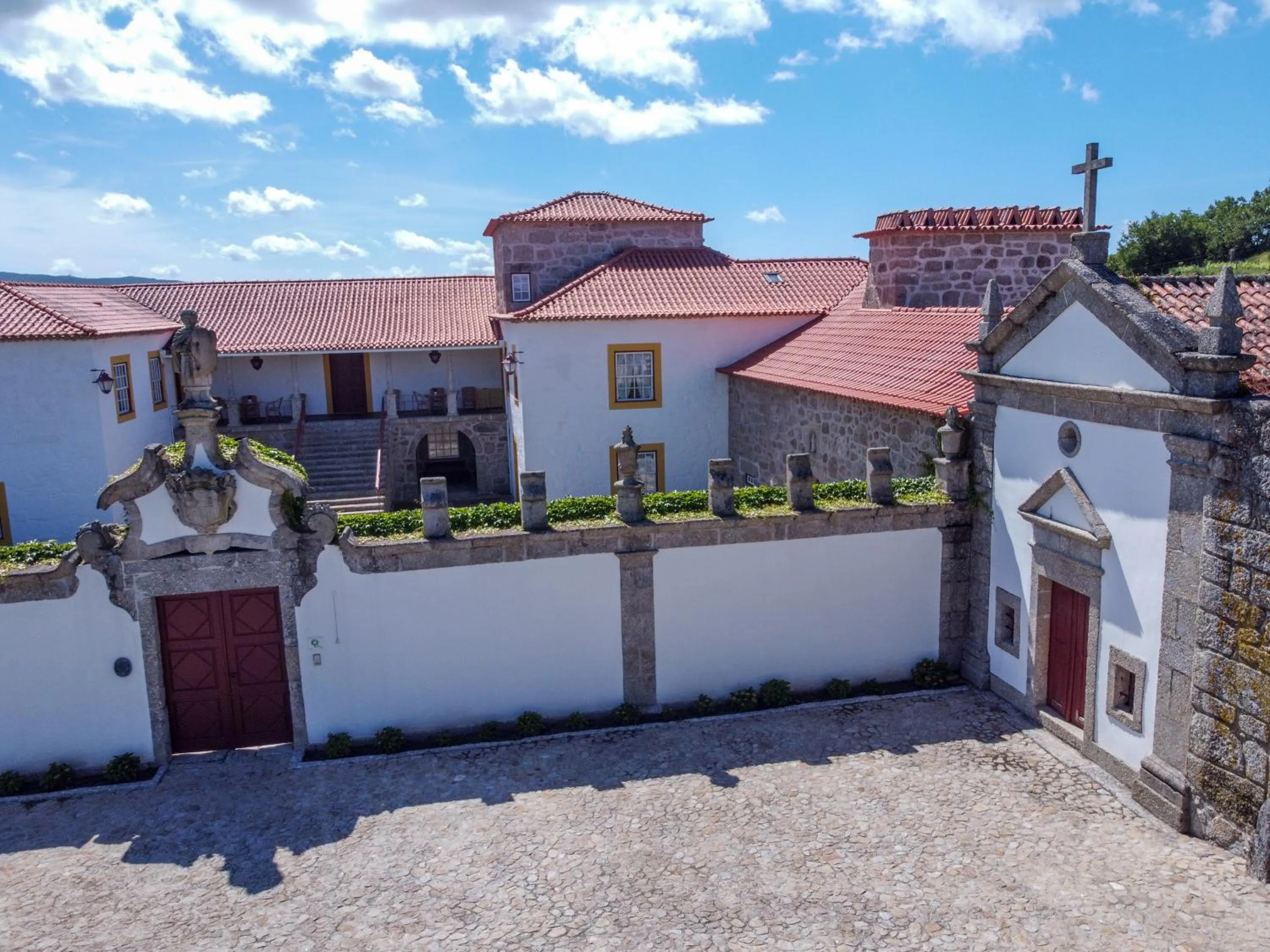 Property building in Casa da Portela de Sampriz