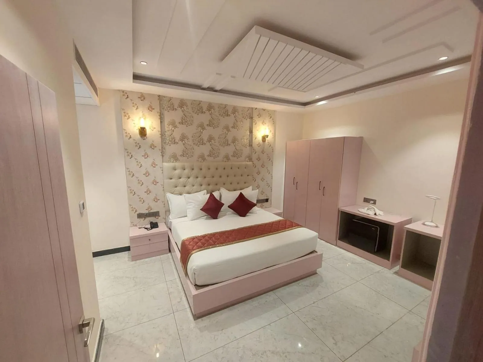 Photo of the whole room, Bed in Hotel Yathin