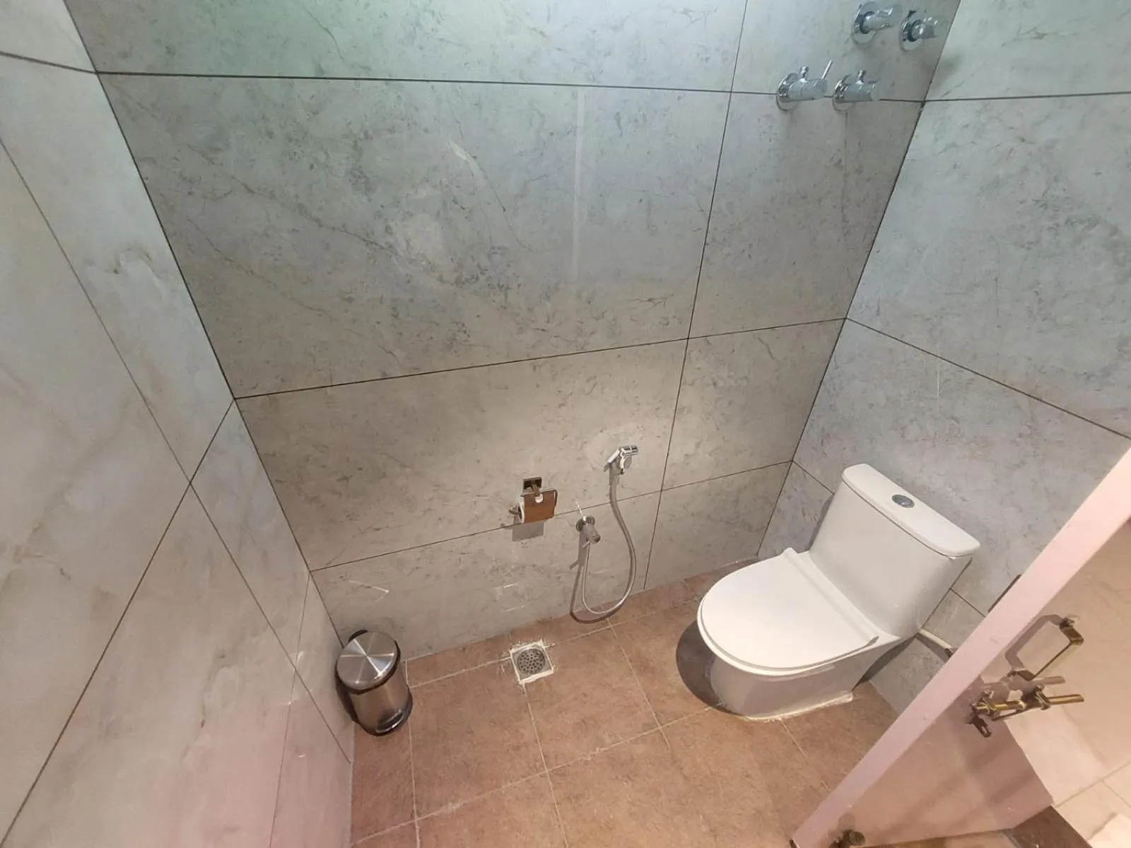 Bathroom in Hotel Yathin