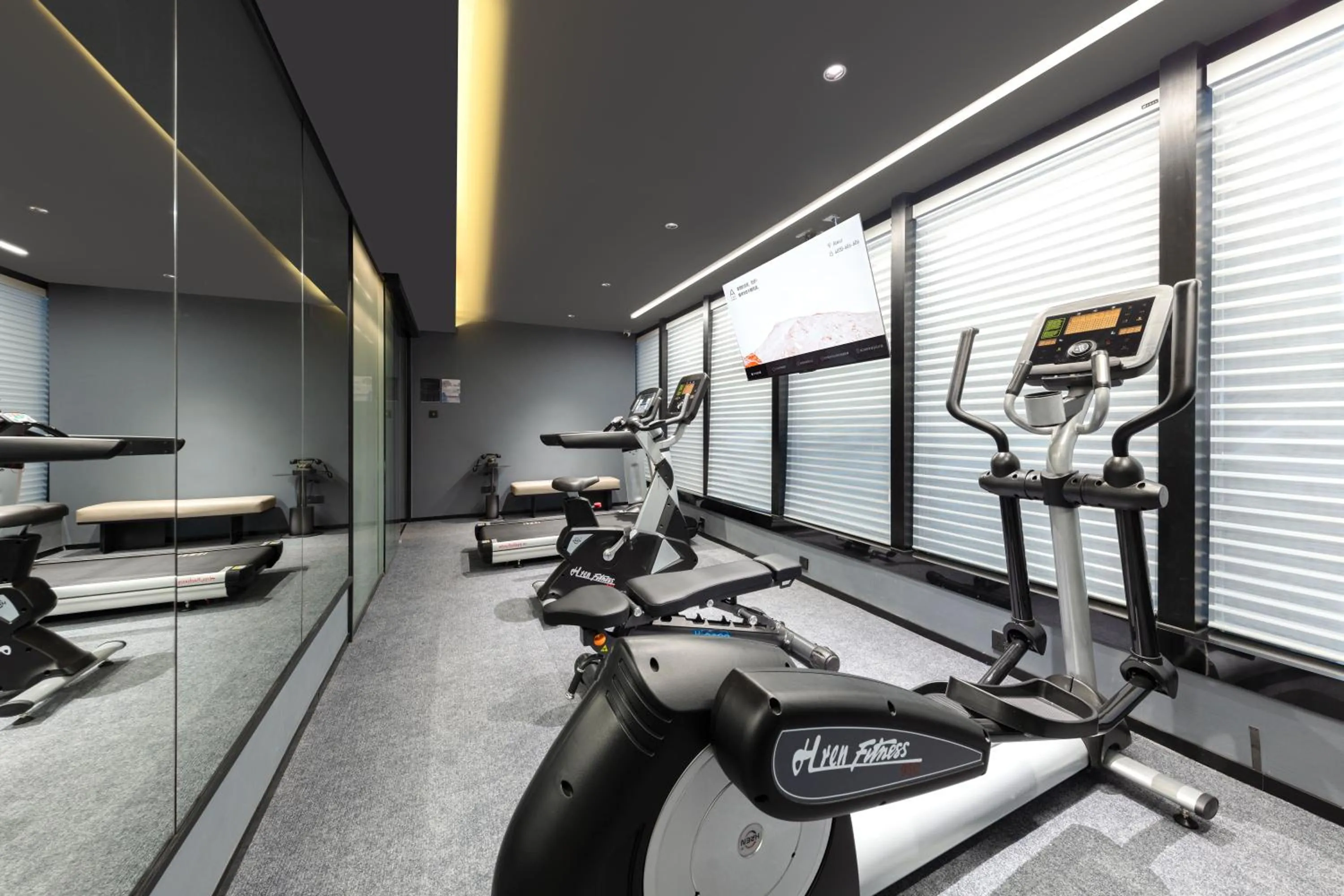 Fitness centre/facilities in Atour Hotel Hangzhou Binjiang Binwen Road