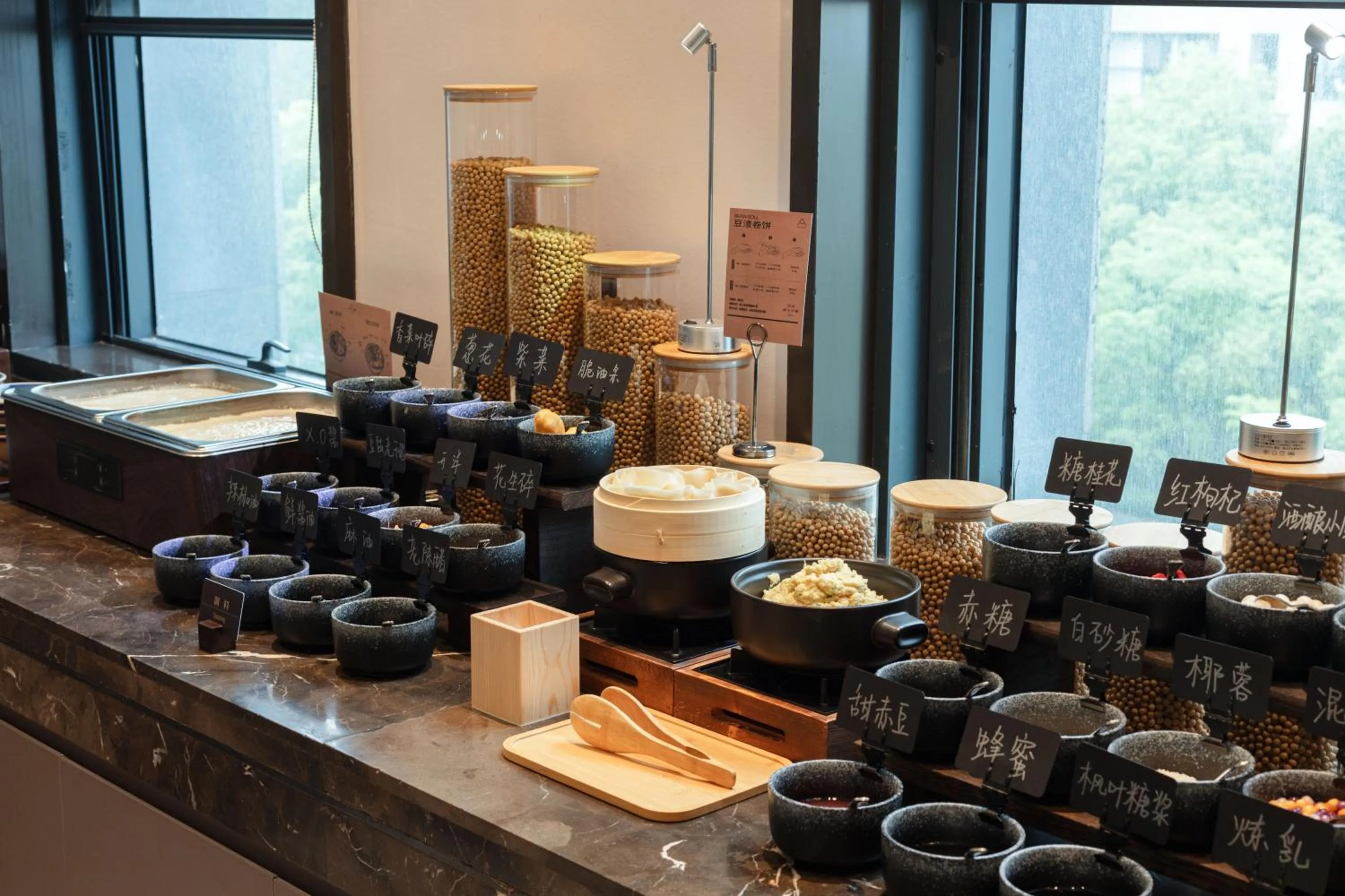 Restaurant/places to eat in Atour Hotel Hangzhou Binjiang Binwen Road