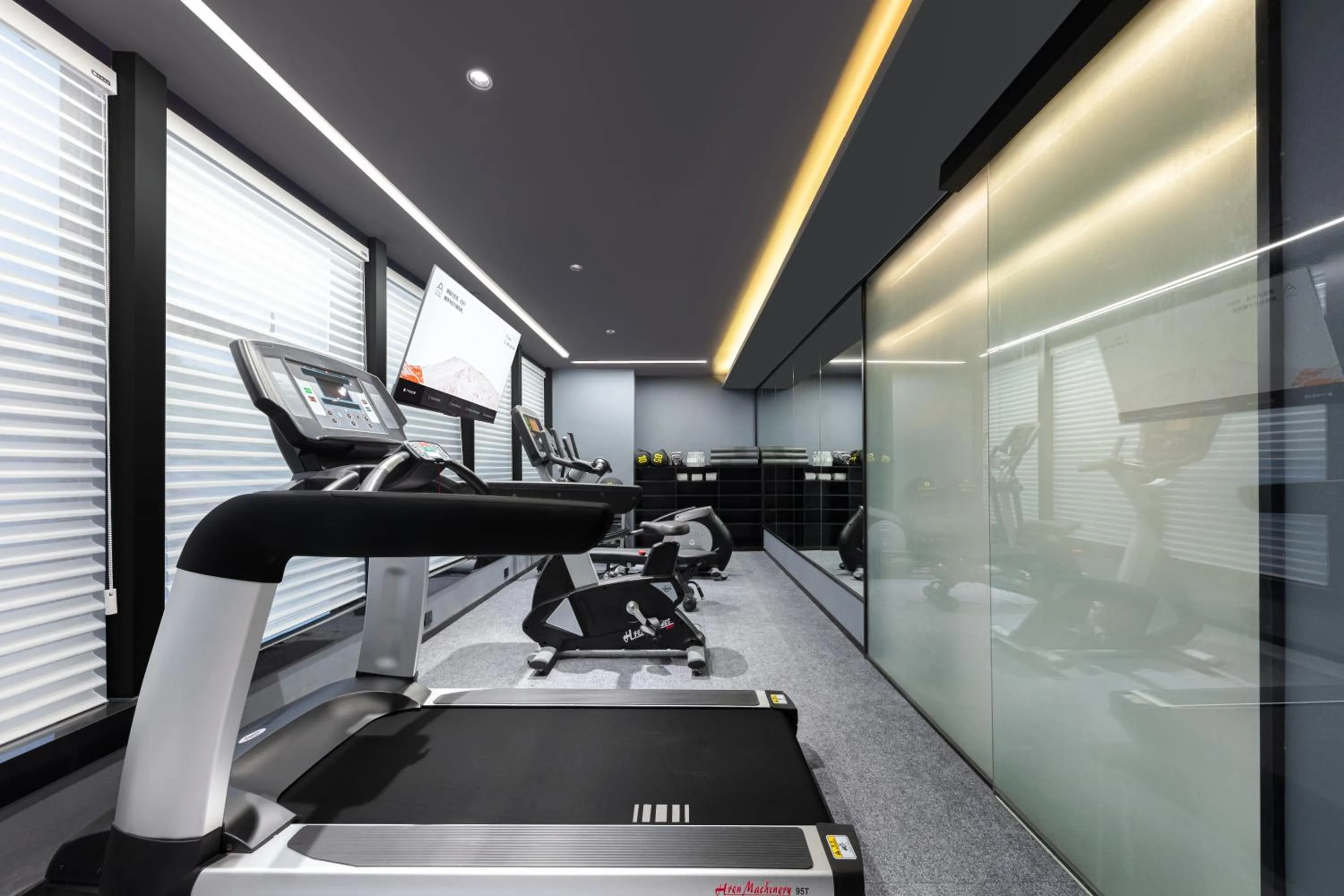 Fitness centre/facilities in Atour Hotel Hangzhou Binjiang Binwen Road