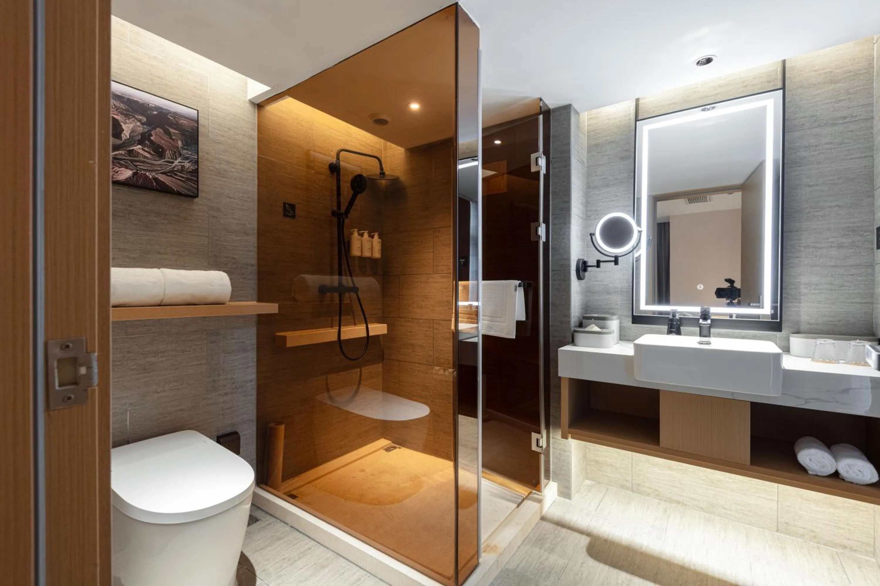 Shower in Atour Hotel Hangzhou Binjiang Binwen Road