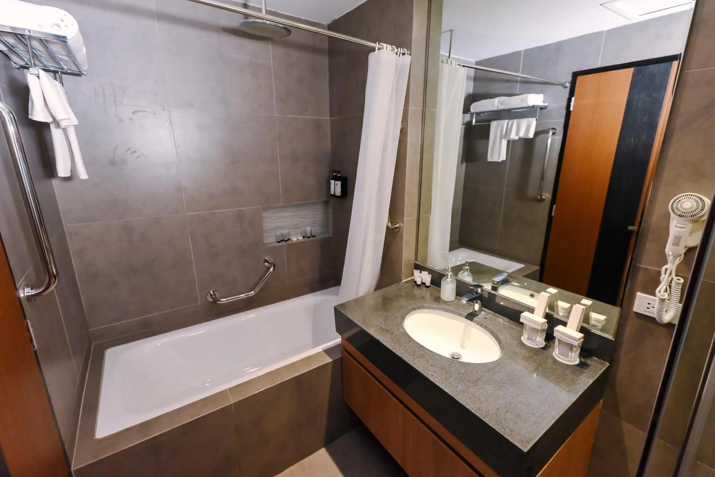 Shower in Sotogrande Hotel and Convention Center Batangas