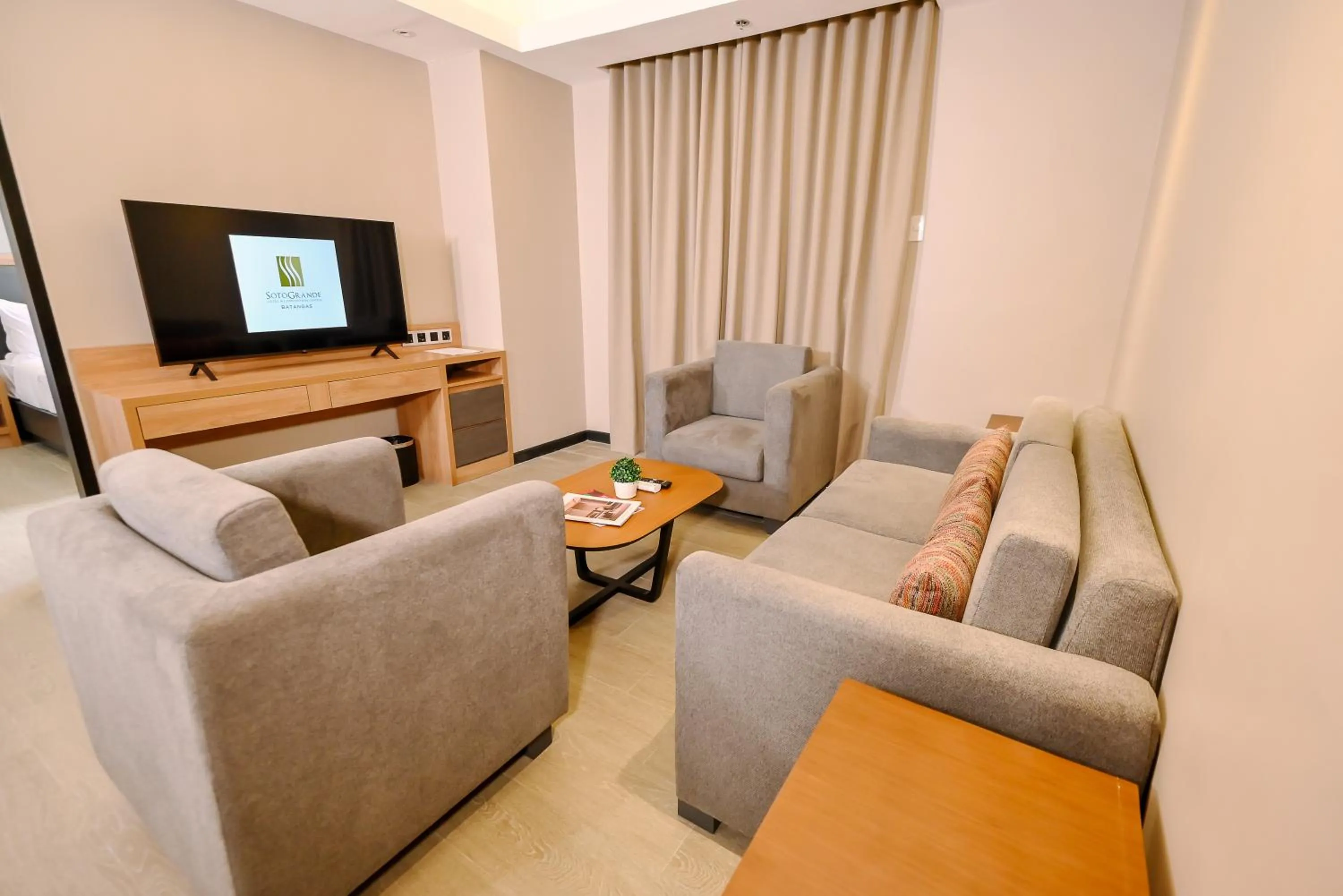 Communal lounge/ TV room in Sotogrande Hotel and Convention Center Batangas