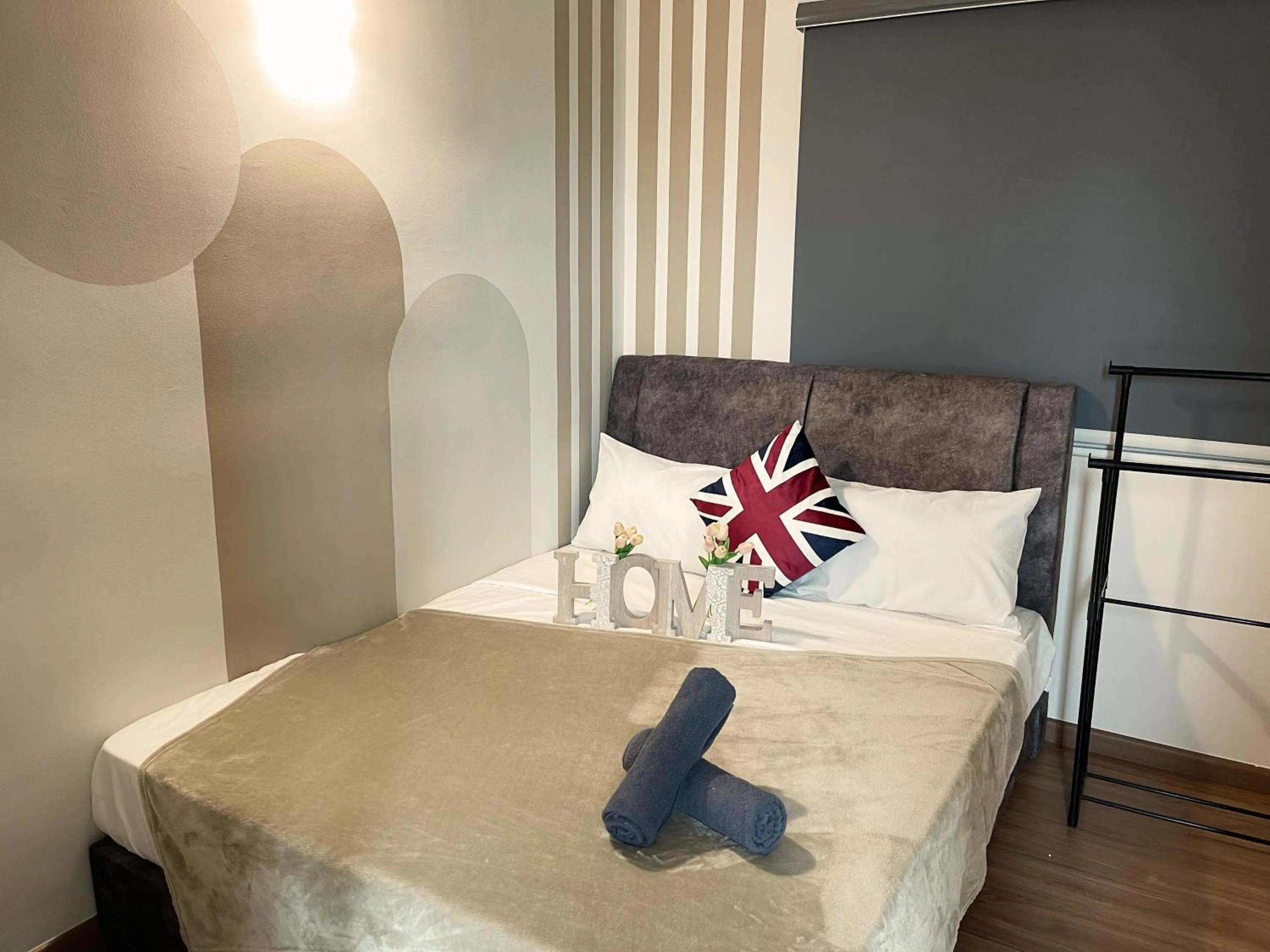 Bed in 121 Residences by The Homez Near One Utama, Starling Mall, Atria