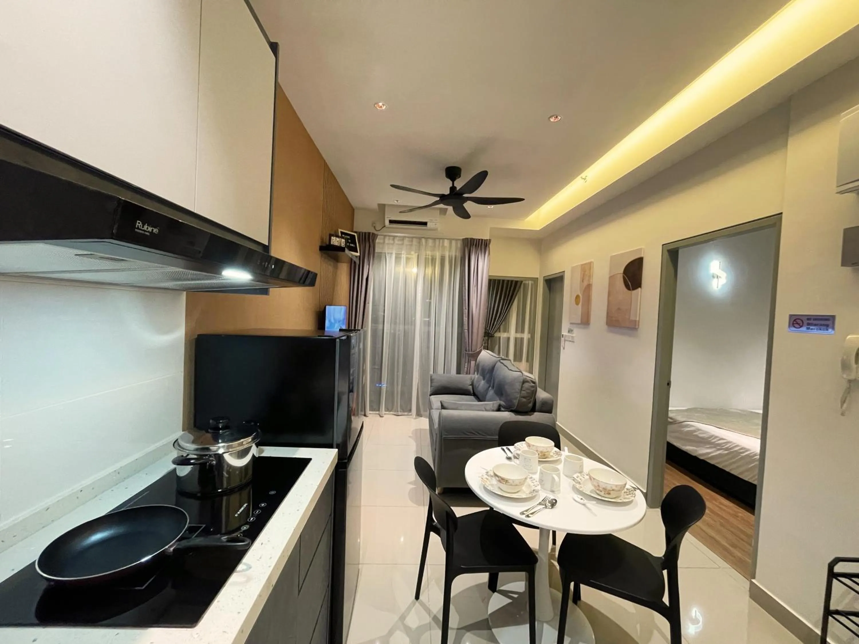 TV and multimedia in 121 Residences by The Homez Near One Utama, Starling Mall, Atria