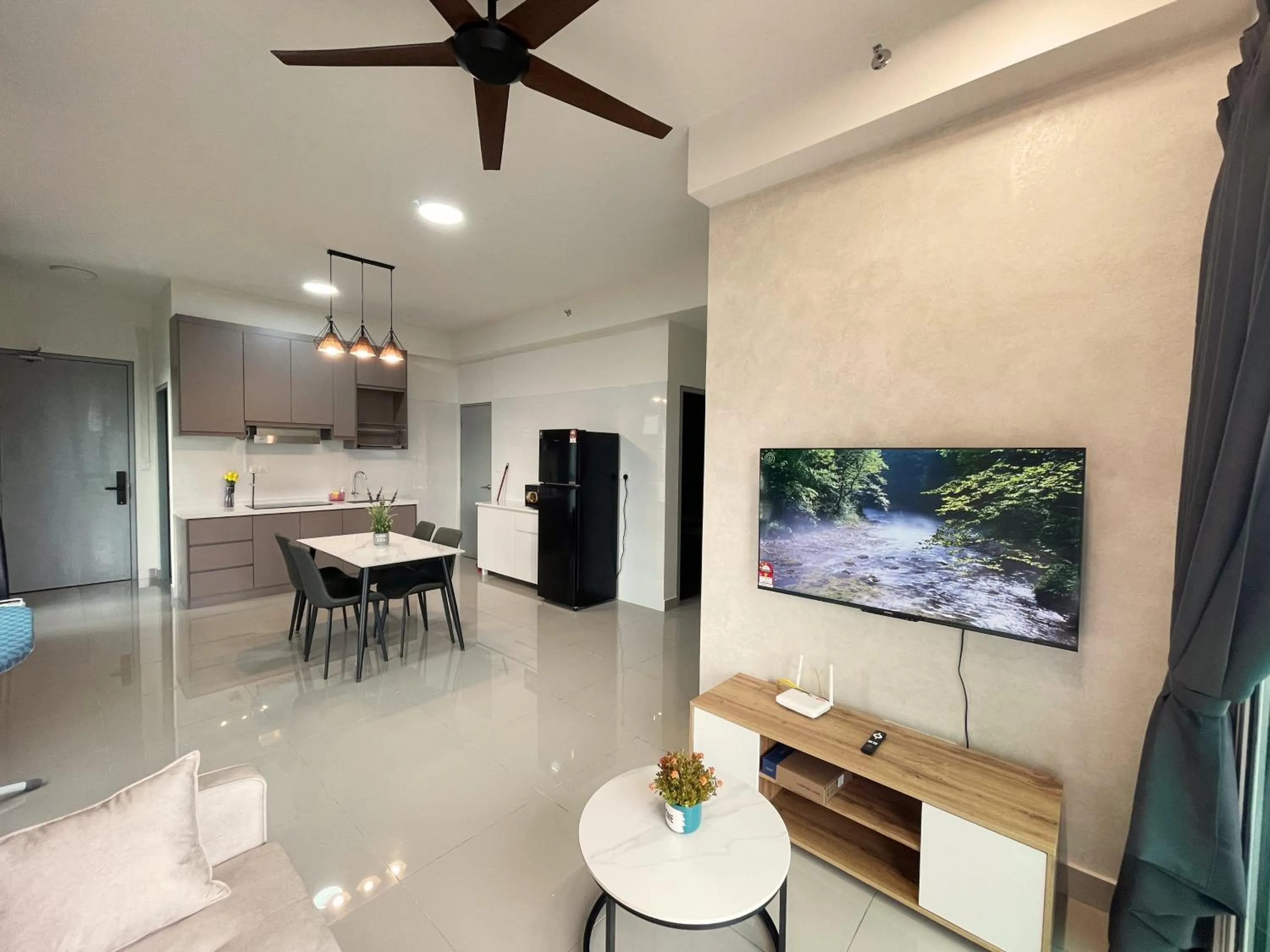 TV and multimedia in 121 Residences by The Homez Near One Utama, Starling Mall, Atria