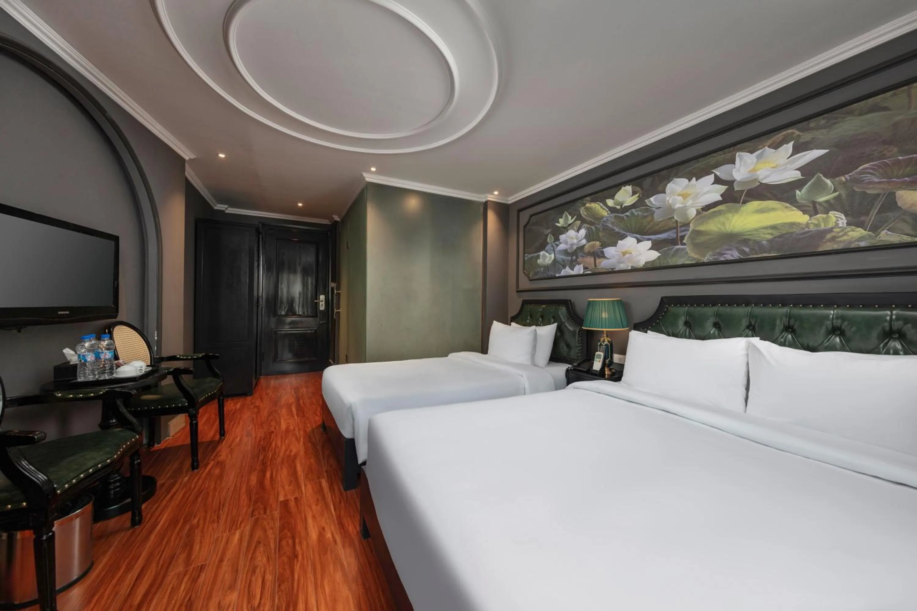 Photo of the whole room, Bed in Madelise Stardust Hotel & Travel