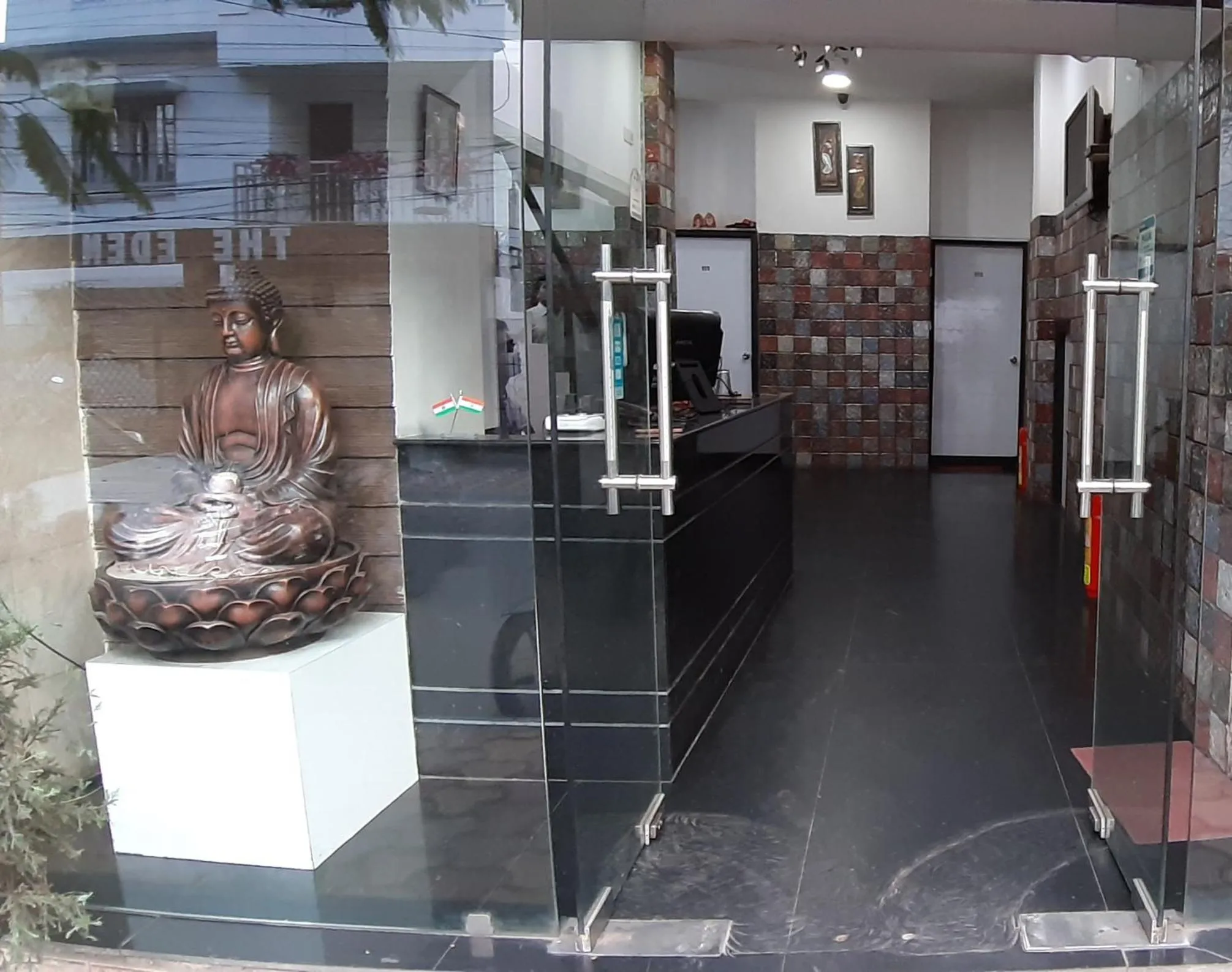 Lobby or reception in Hiland Inn The Boutique Hotel