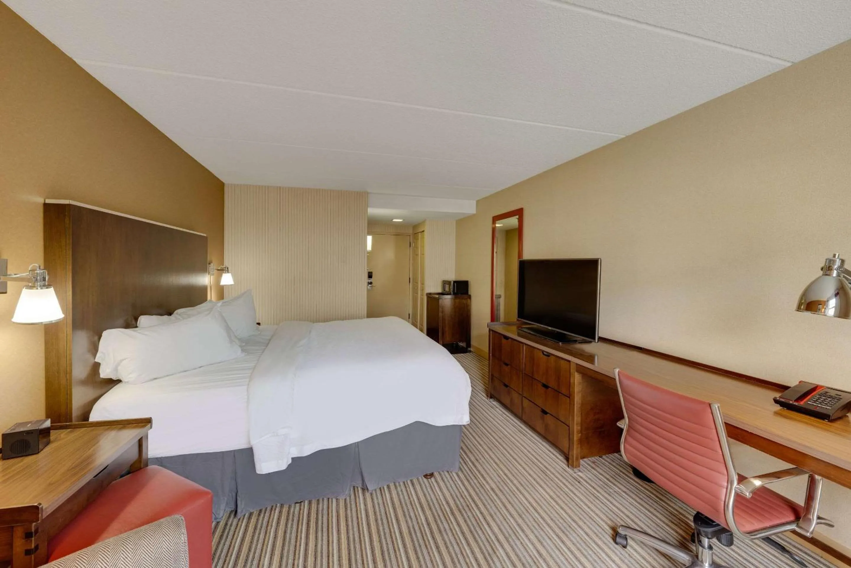 Bedroom, Bed in The Crossroads Hotel - Newburgh