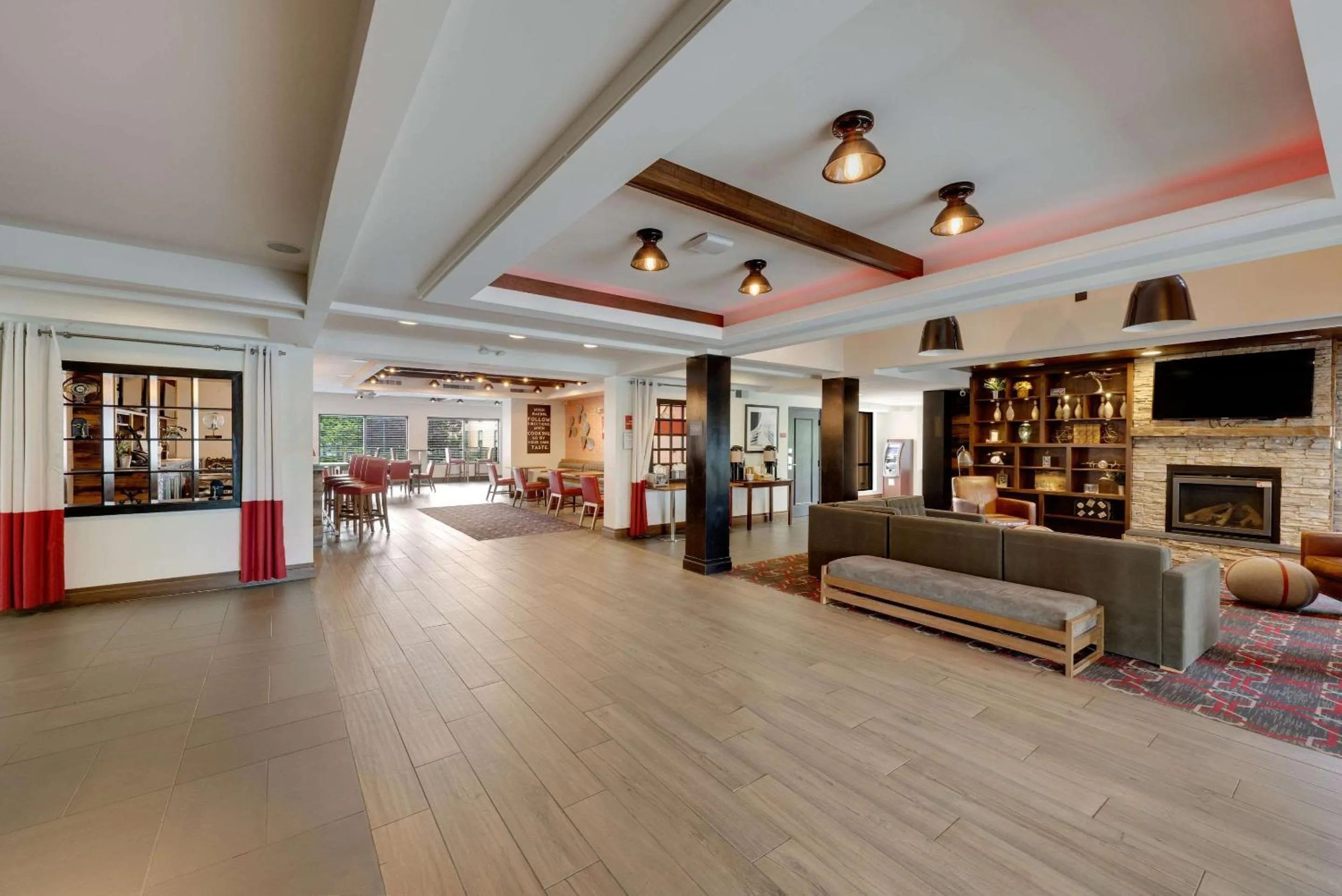 Lobby or reception in The Crossroads Hotel - Newburgh