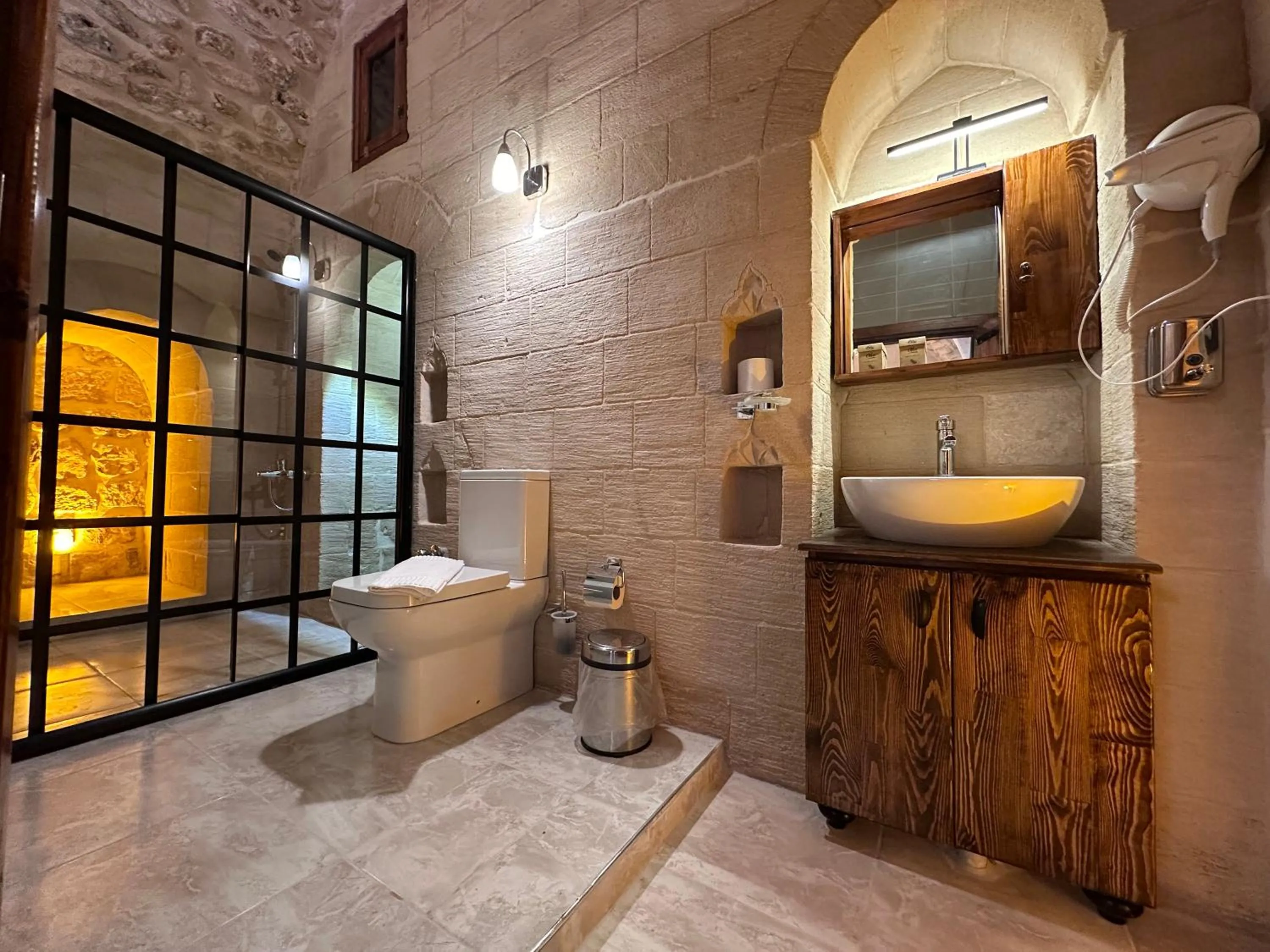 Shower in Aryan Butik Otel