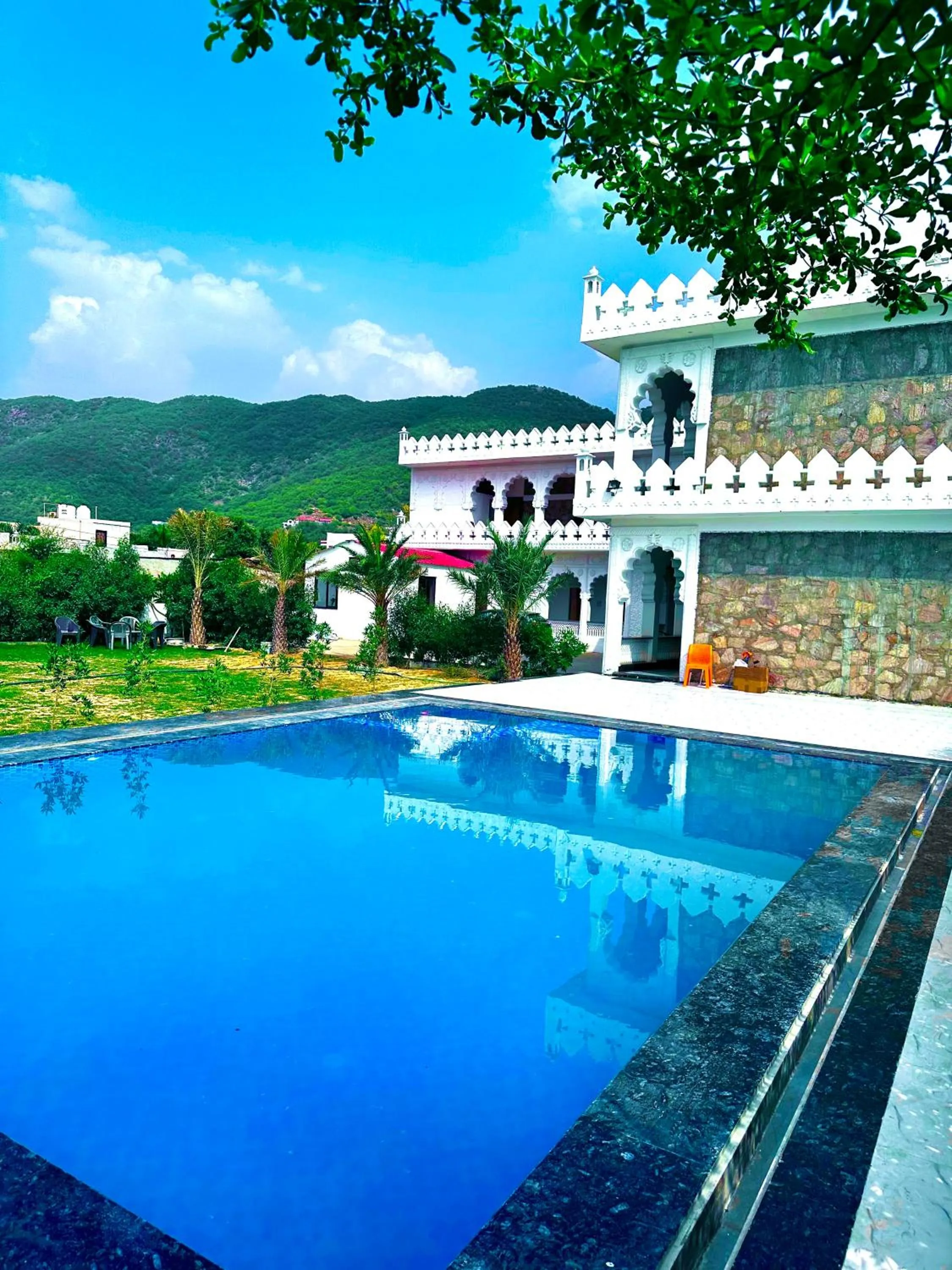 Swimming pool in Kesariya Bagh Resort Pushkar