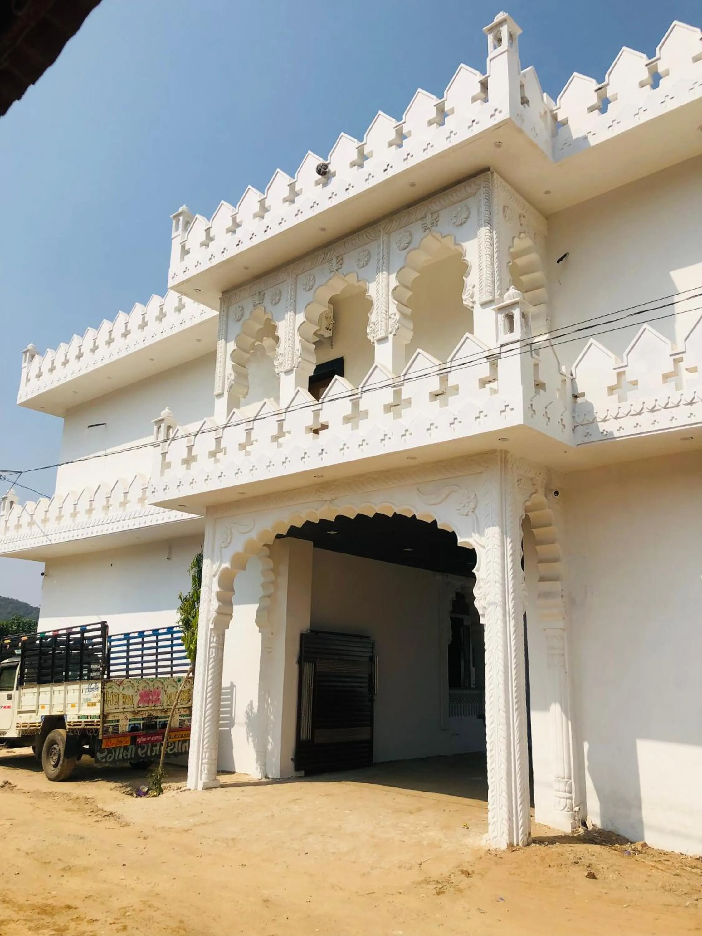 Facade/entrance in Kesariya Bagh Resort Pushkar
